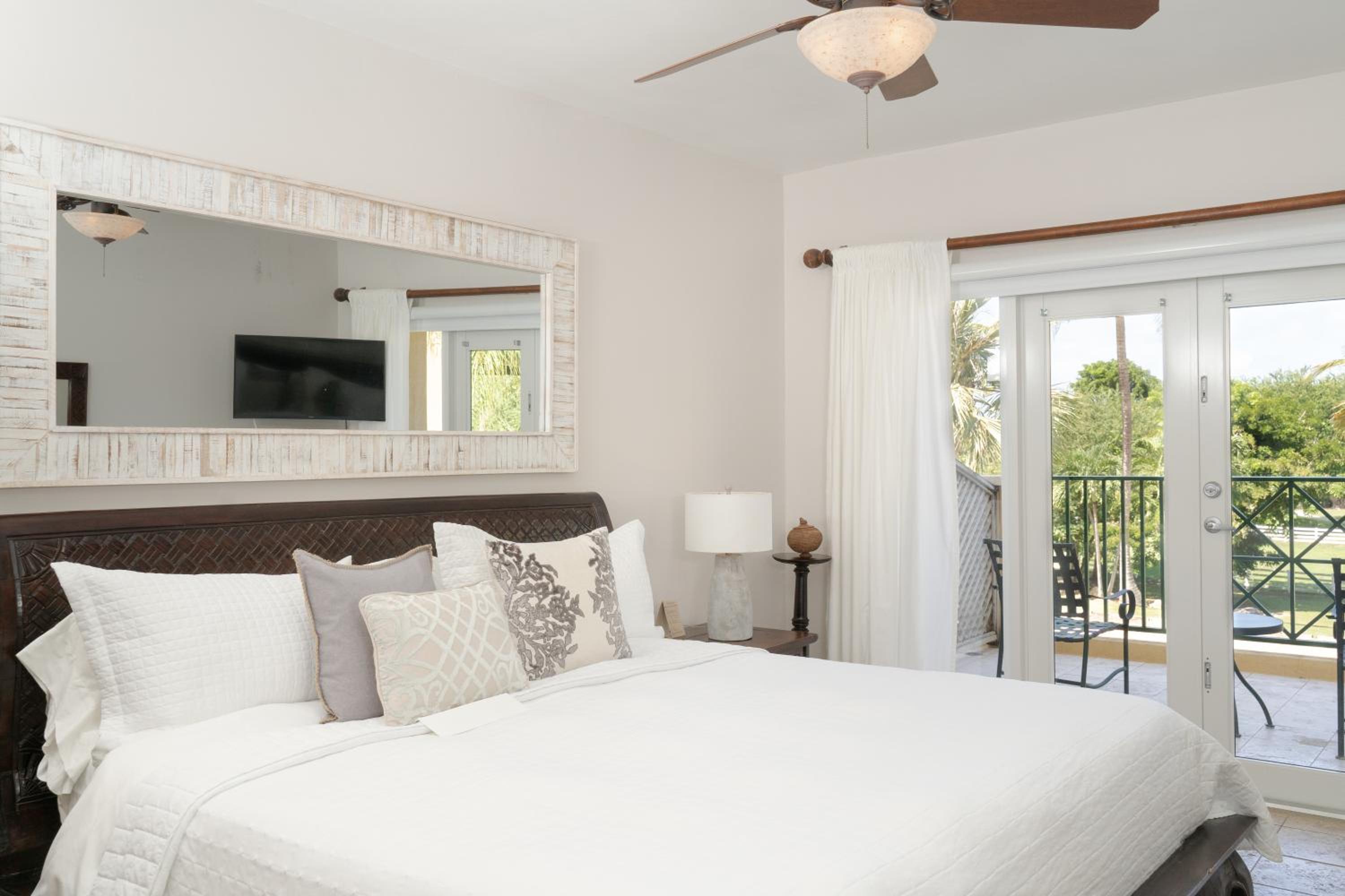  Queen Deluxe Room with Garden View photo 3