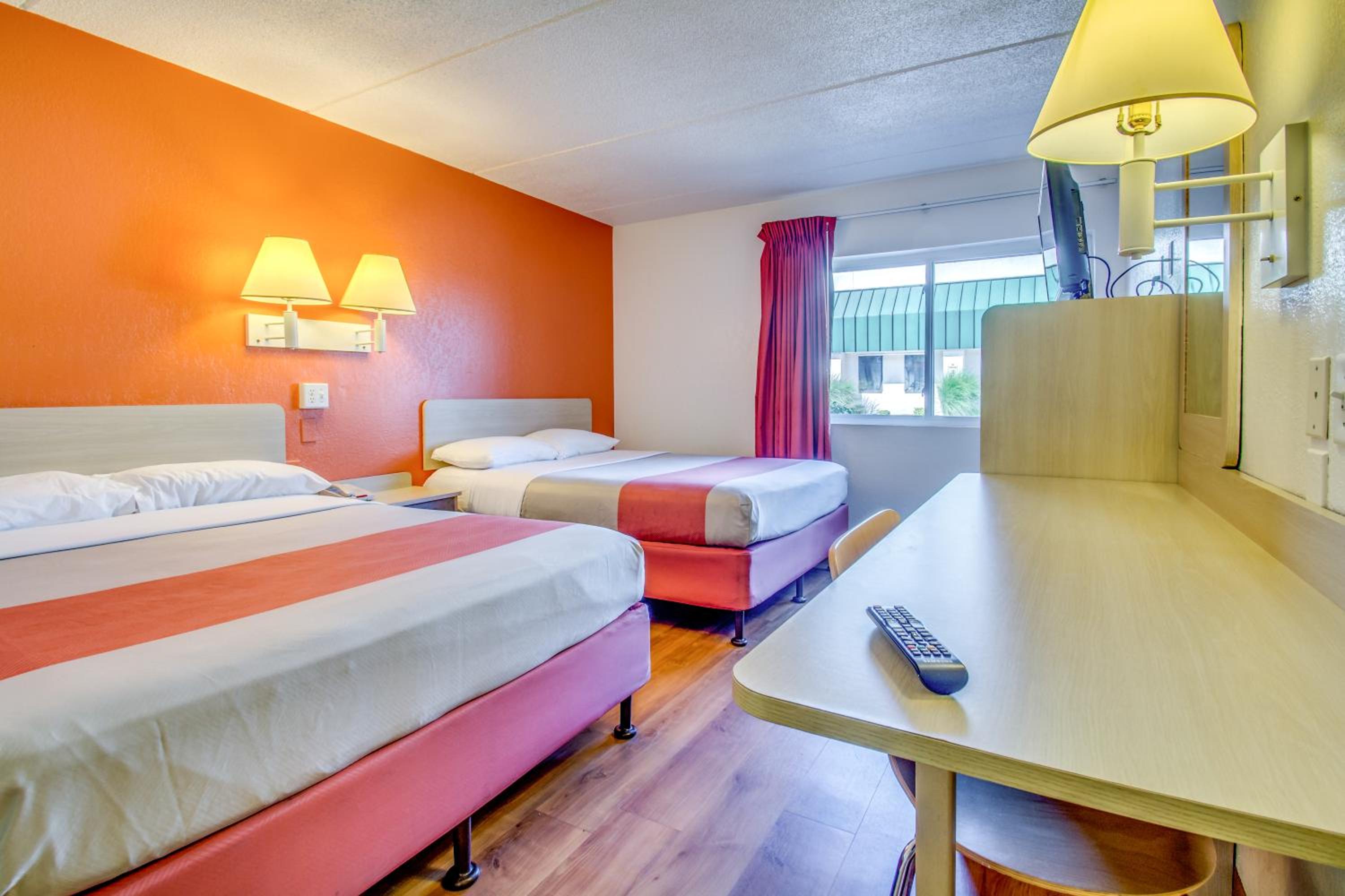 Queen Room with Two Queen Beds - Non-Smoking photo 1
