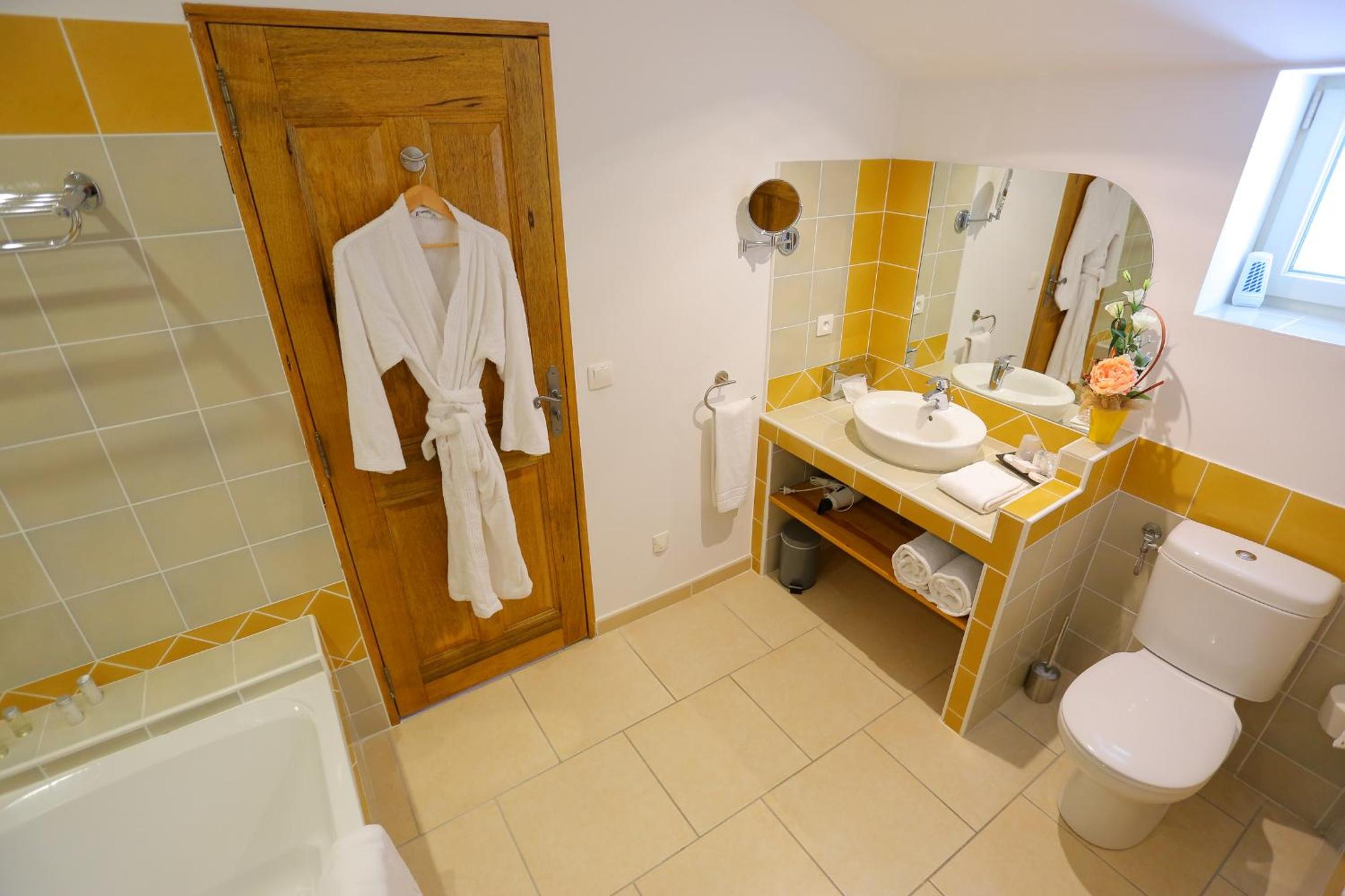 Double Room with Pool View photo 2