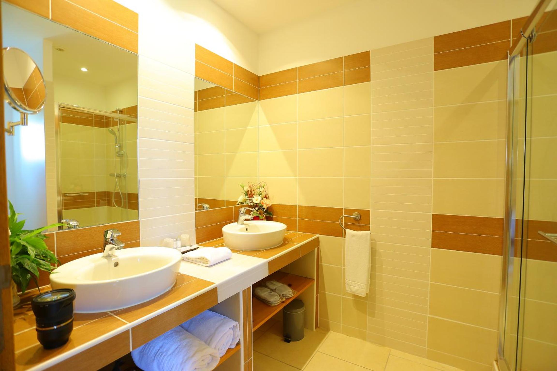 Superior Double or Twin Room with Garden View photo 3