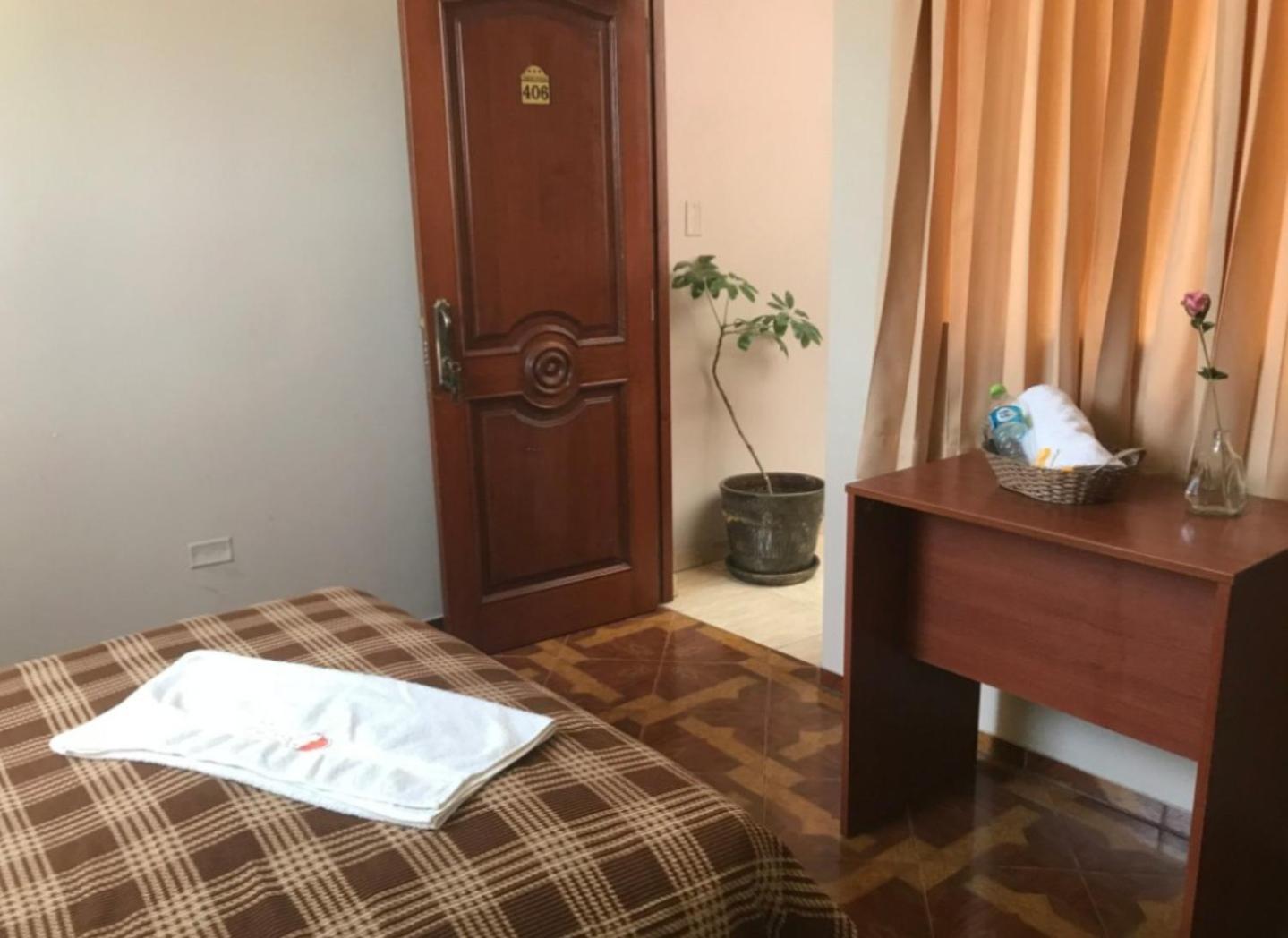 Single Room with Private Bathroom photo 2