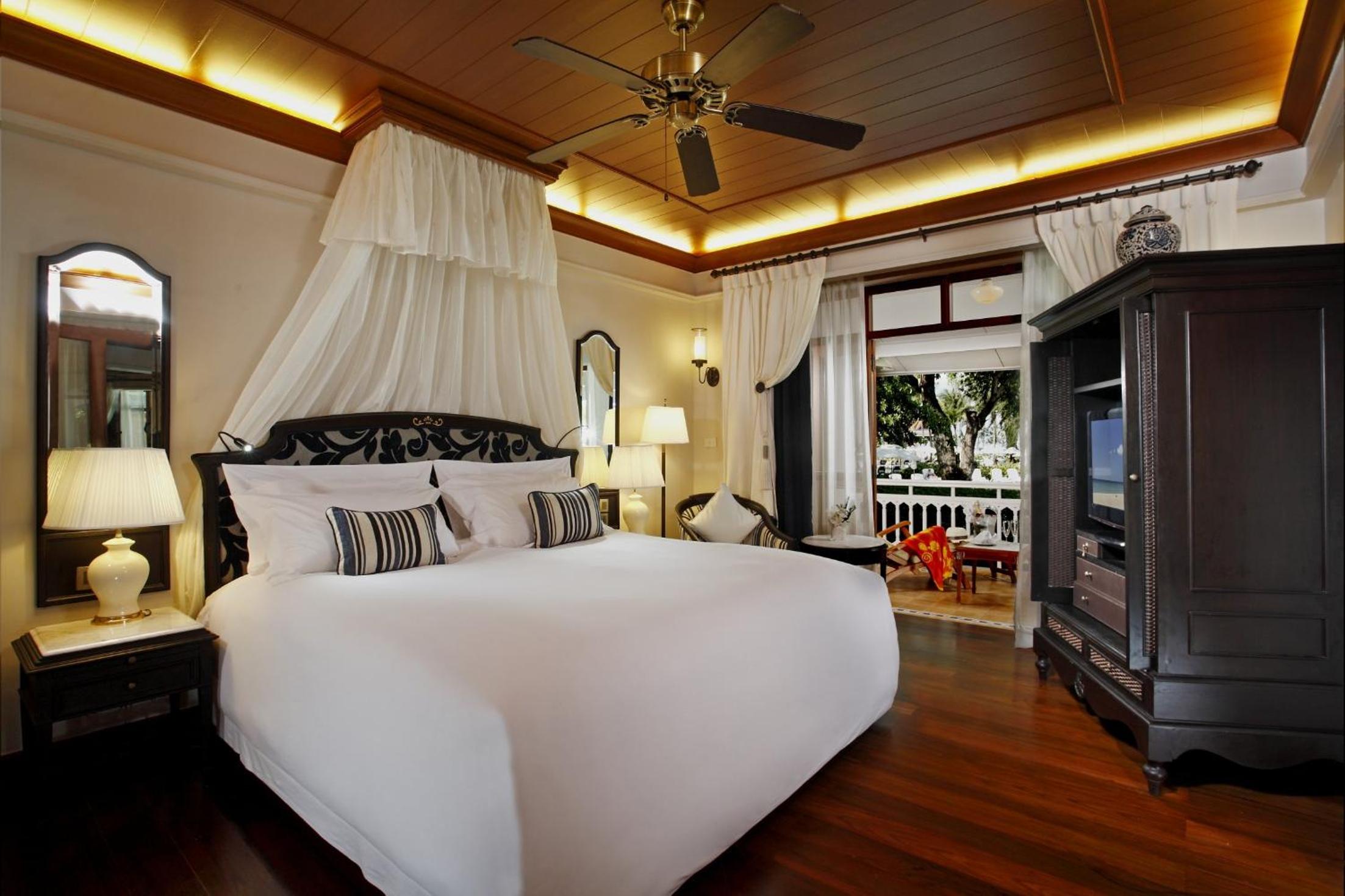 Deluxe King Suite