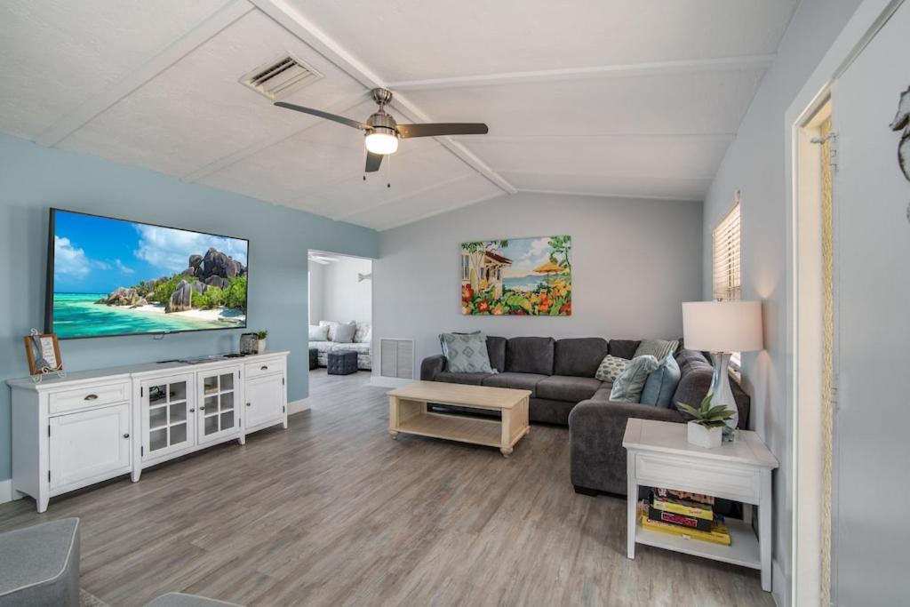 Three-Bedroom House photo 1