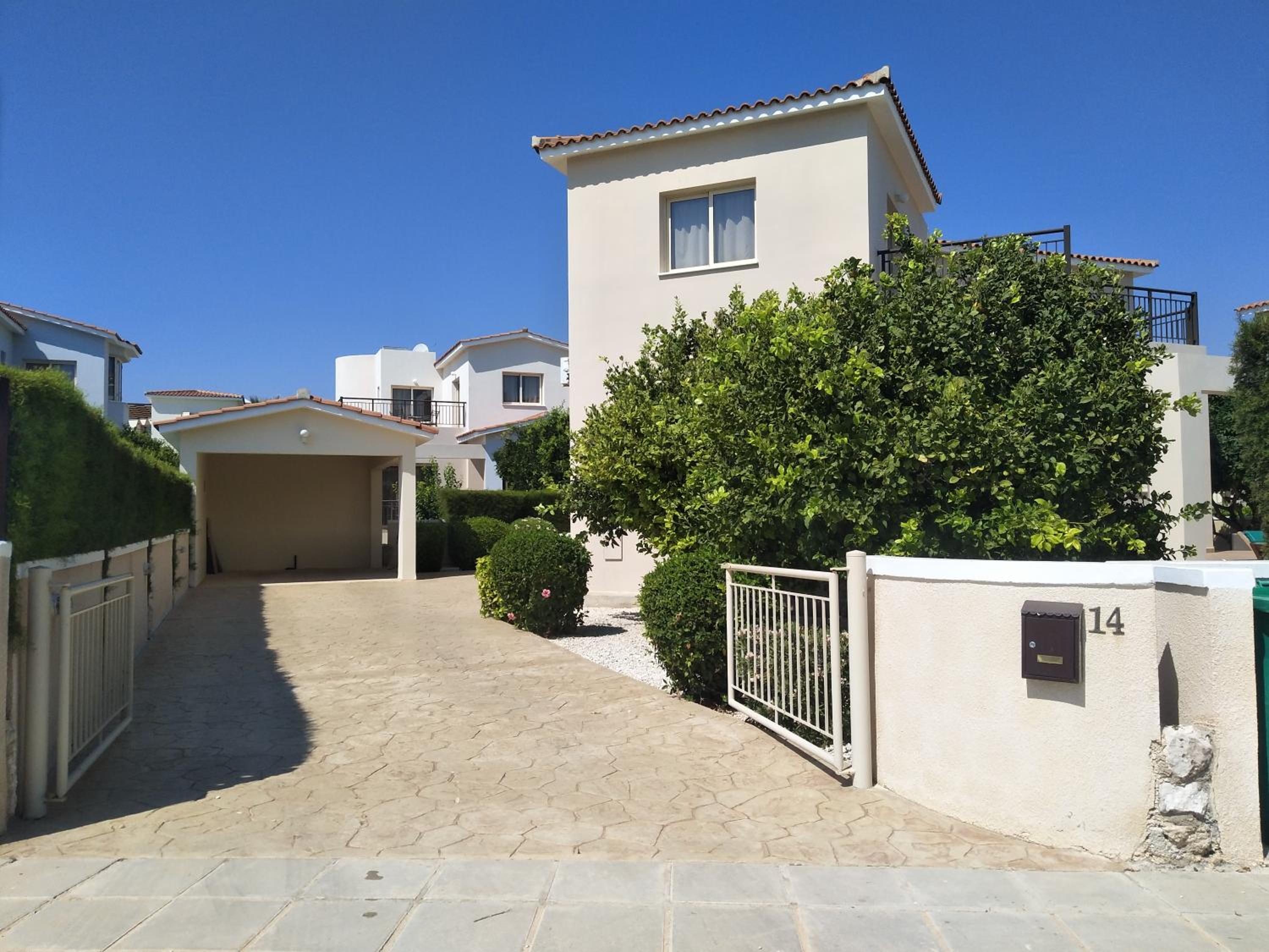 Three-Bedroom Villa photo 2