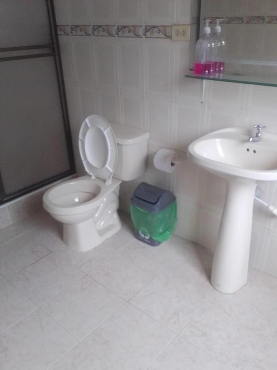 Six-Bedroom House photo 1