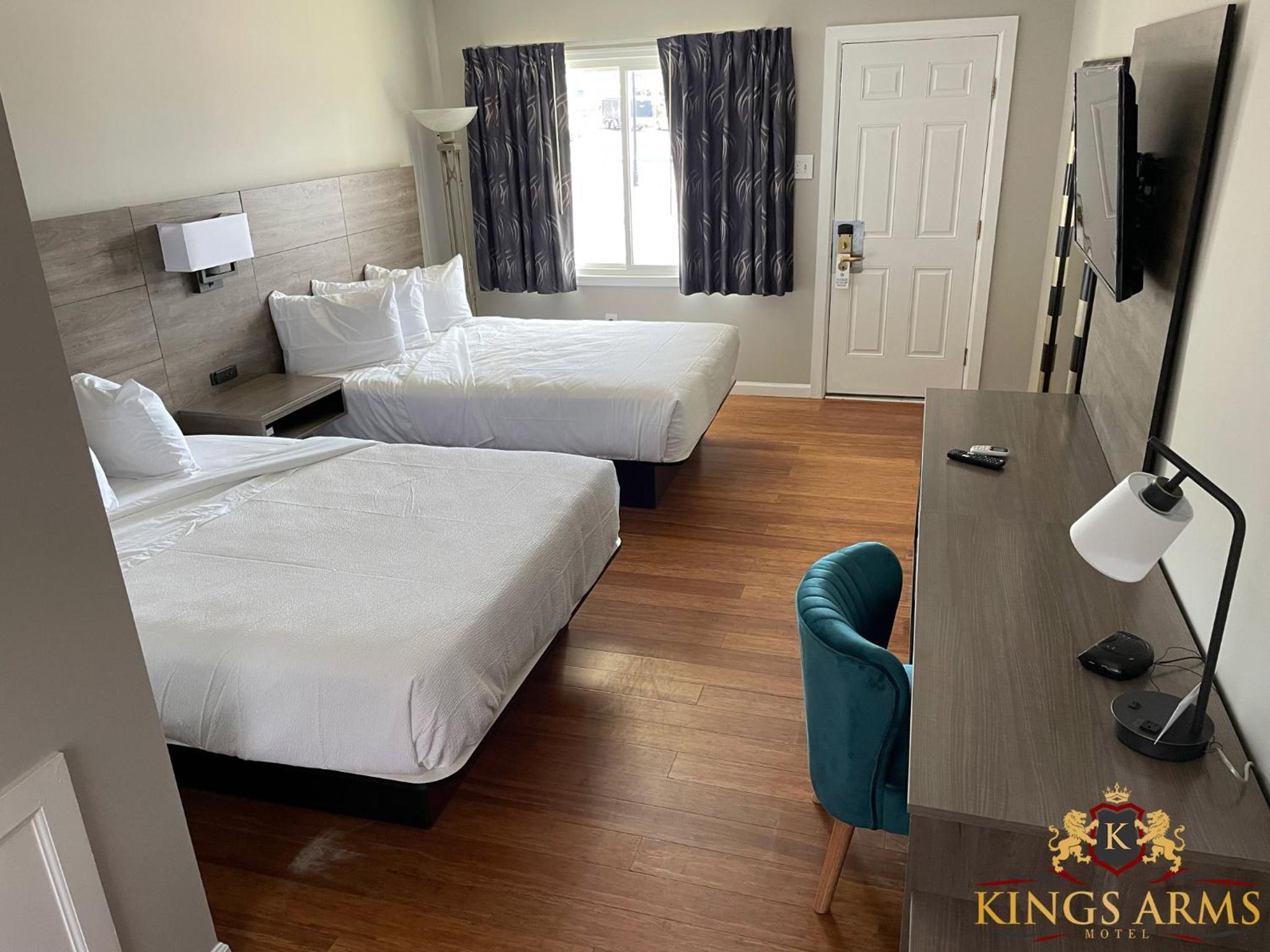 Double Room with Two Double Beds photo 3