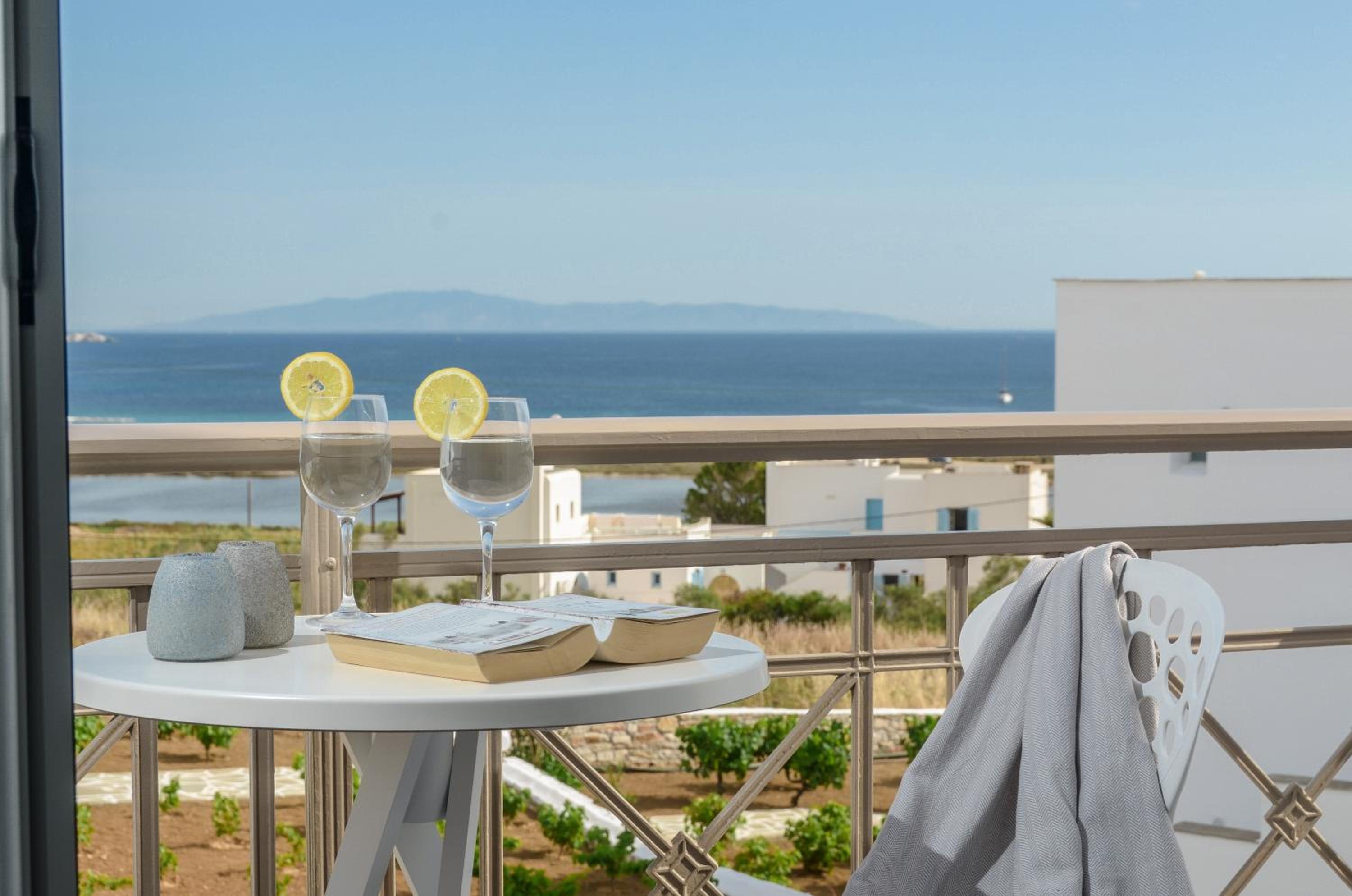 Superior Double Room with Sea View - Photo 3