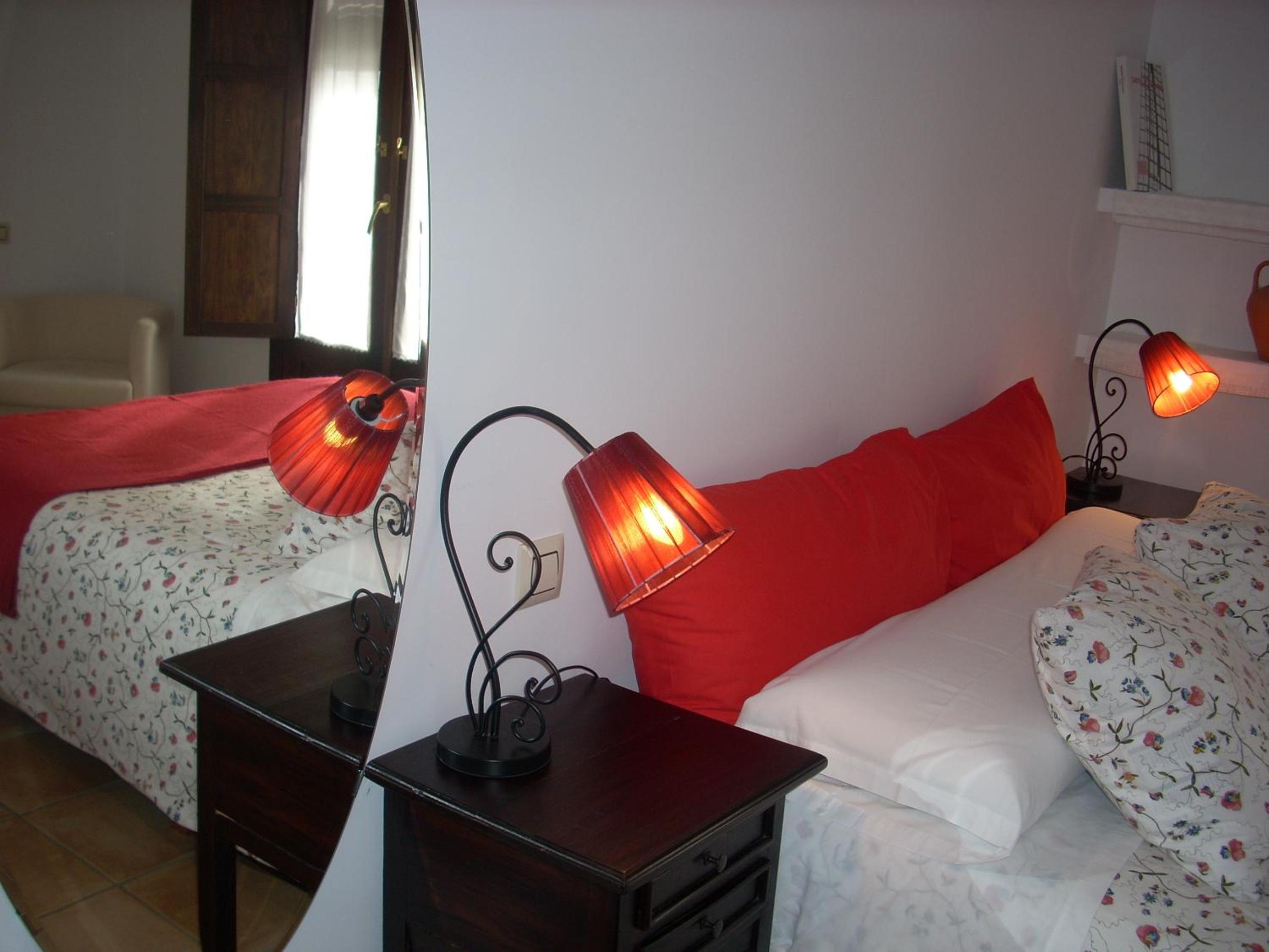 Double or Twin Room - Photo 14