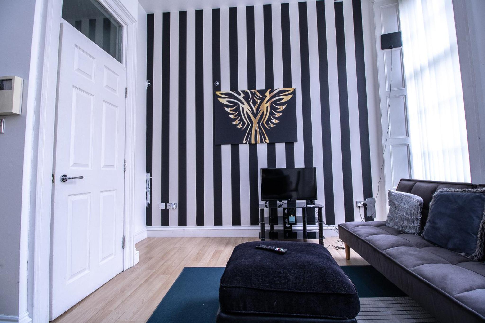Two-Bedroom Apartment - Photo 18