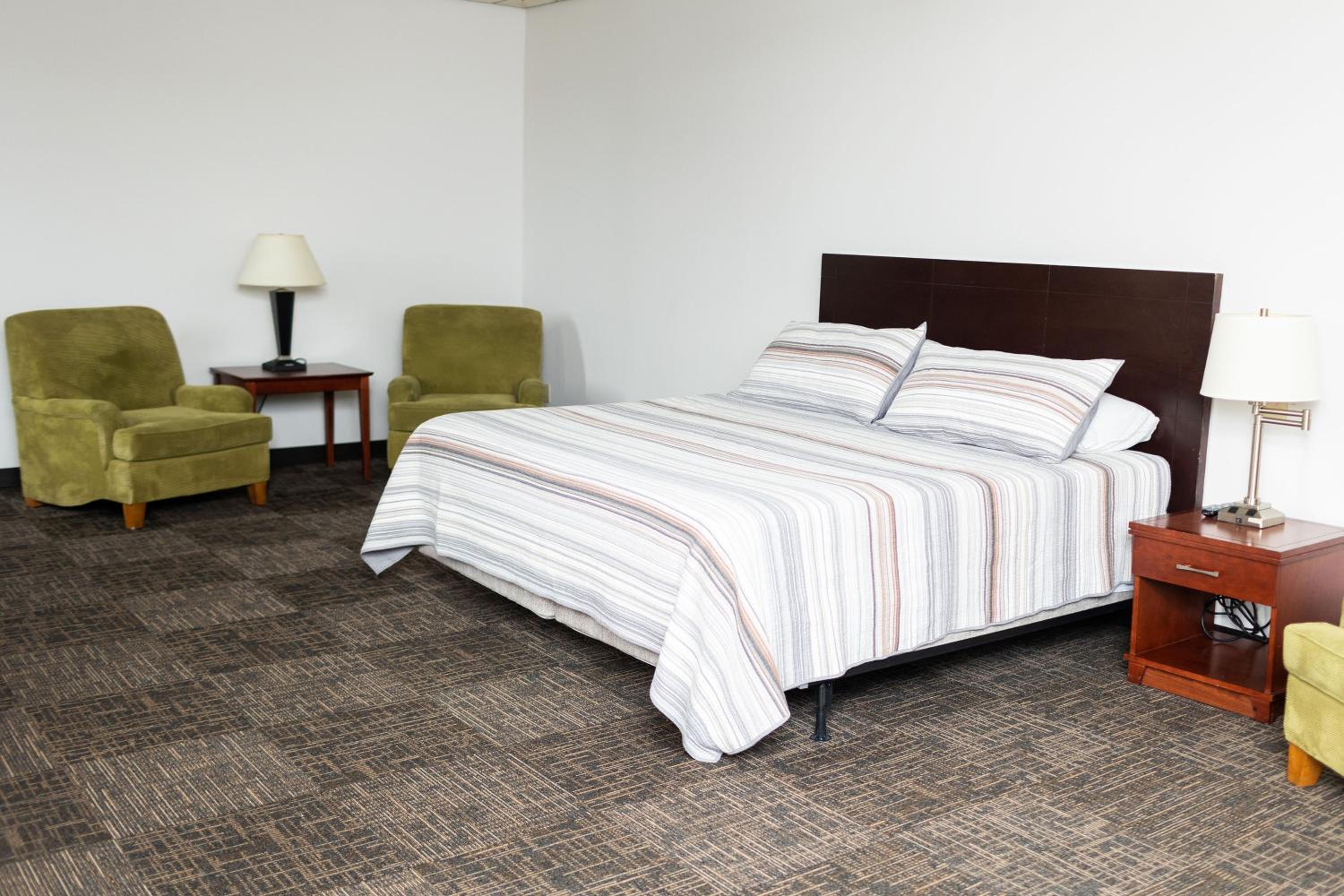 King Suite - Photo 1