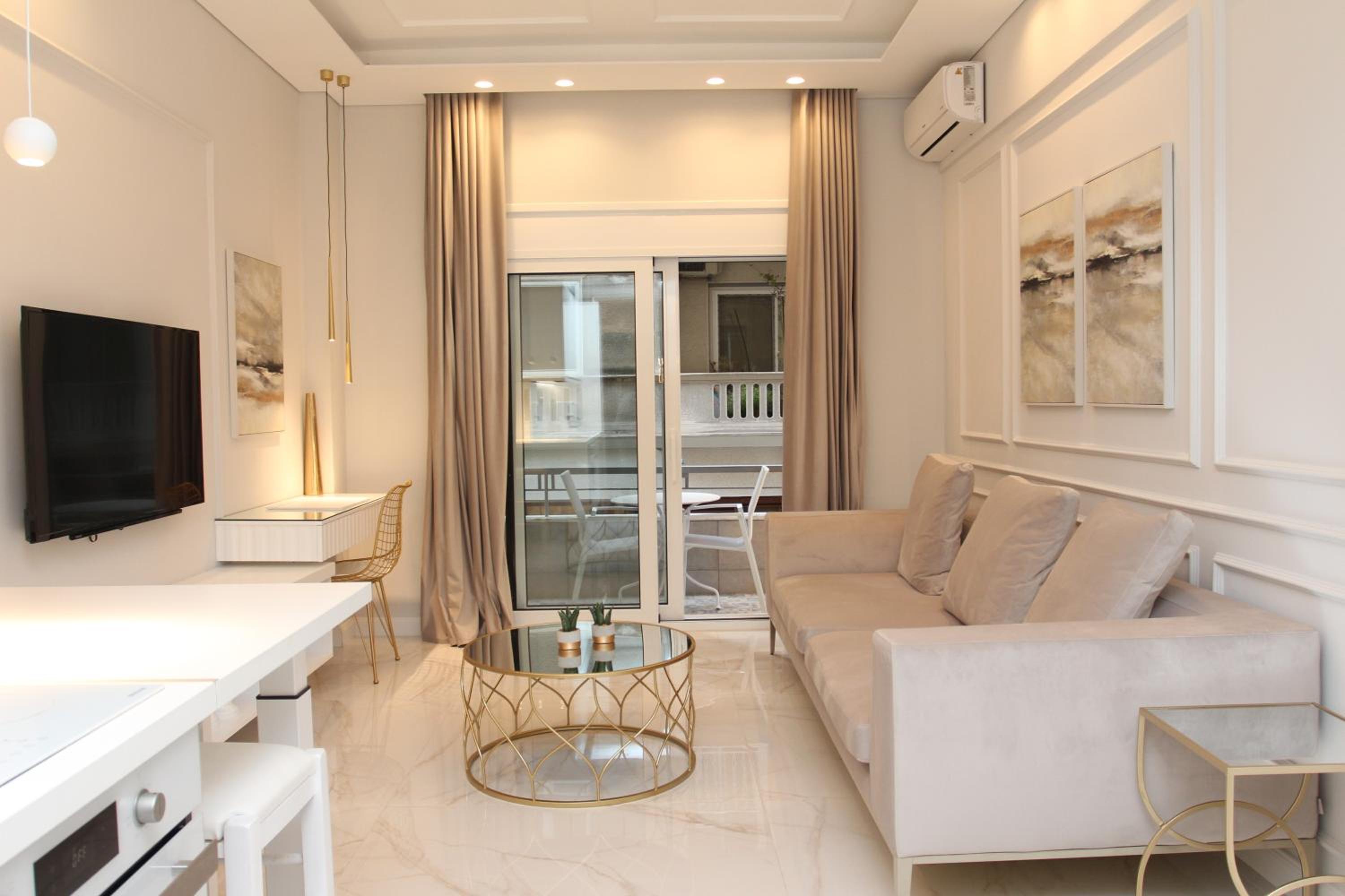 Deluxe Apartment