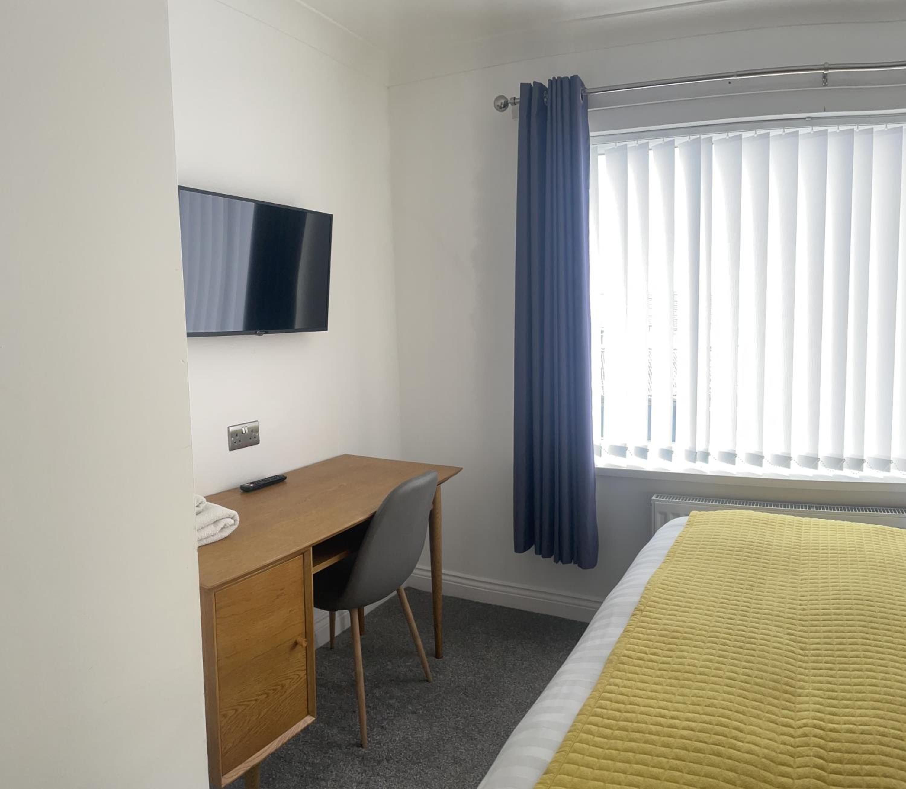 Three-Bedroom House - Photo 8