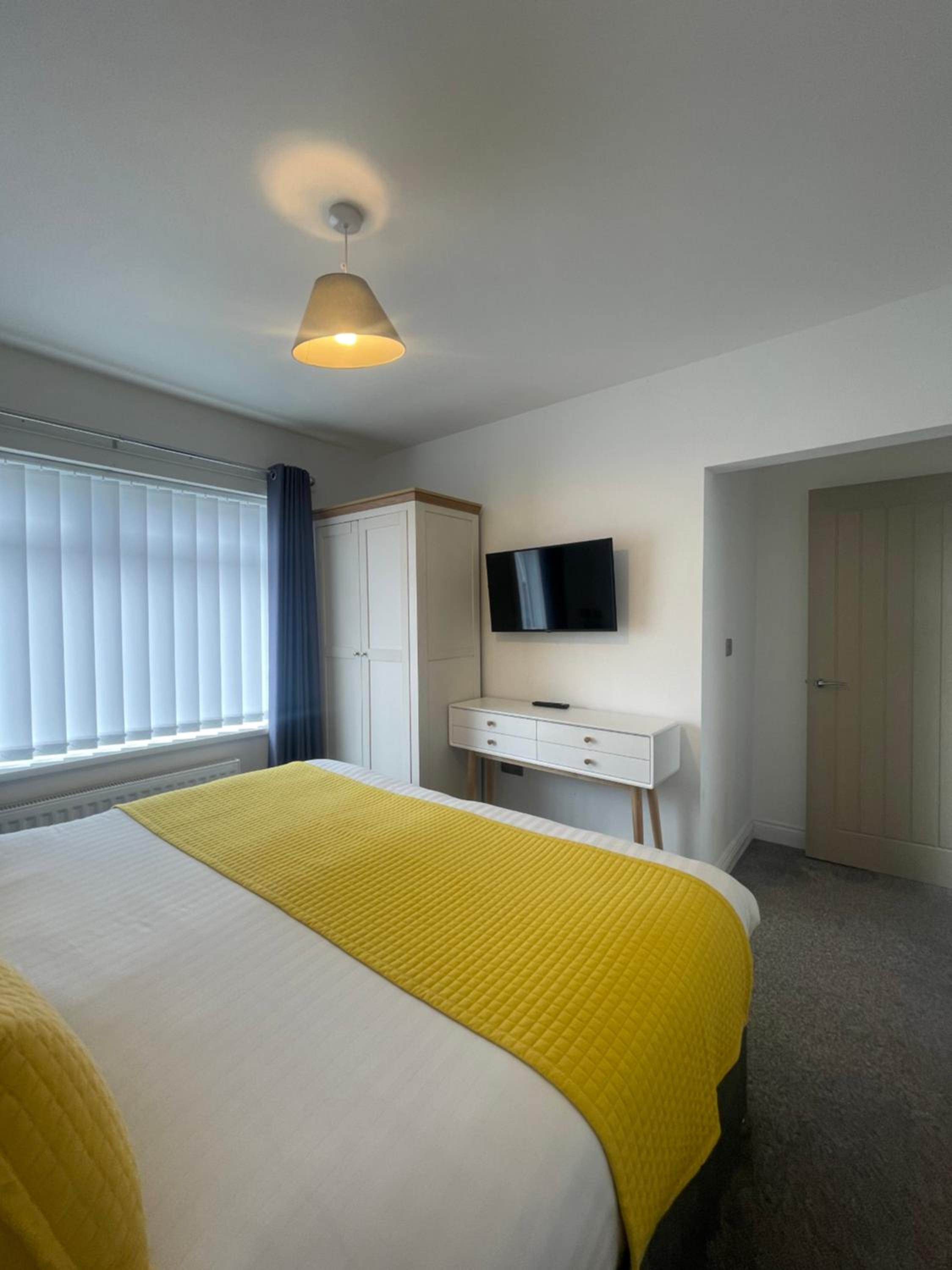 Three-Bedroom House - Photo 9
