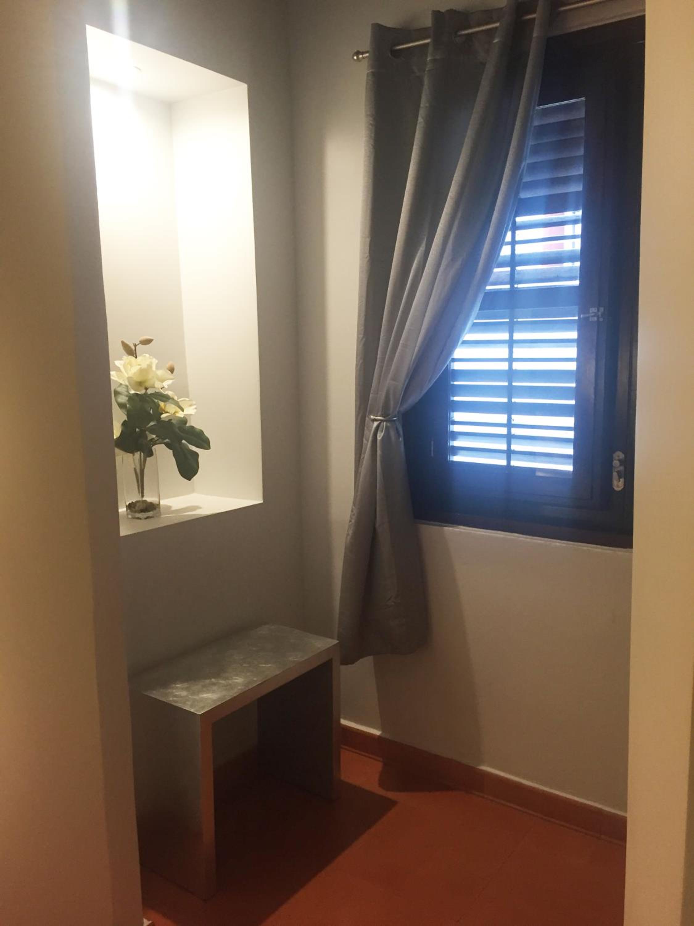 King Deluxe Room - Photo 2
