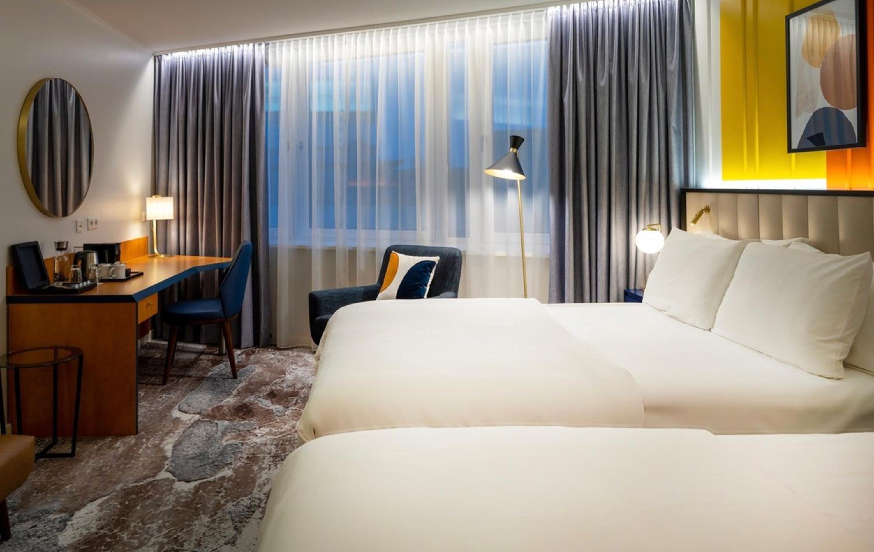 Premium Queen Room with Two Queen Beds - Photo 12