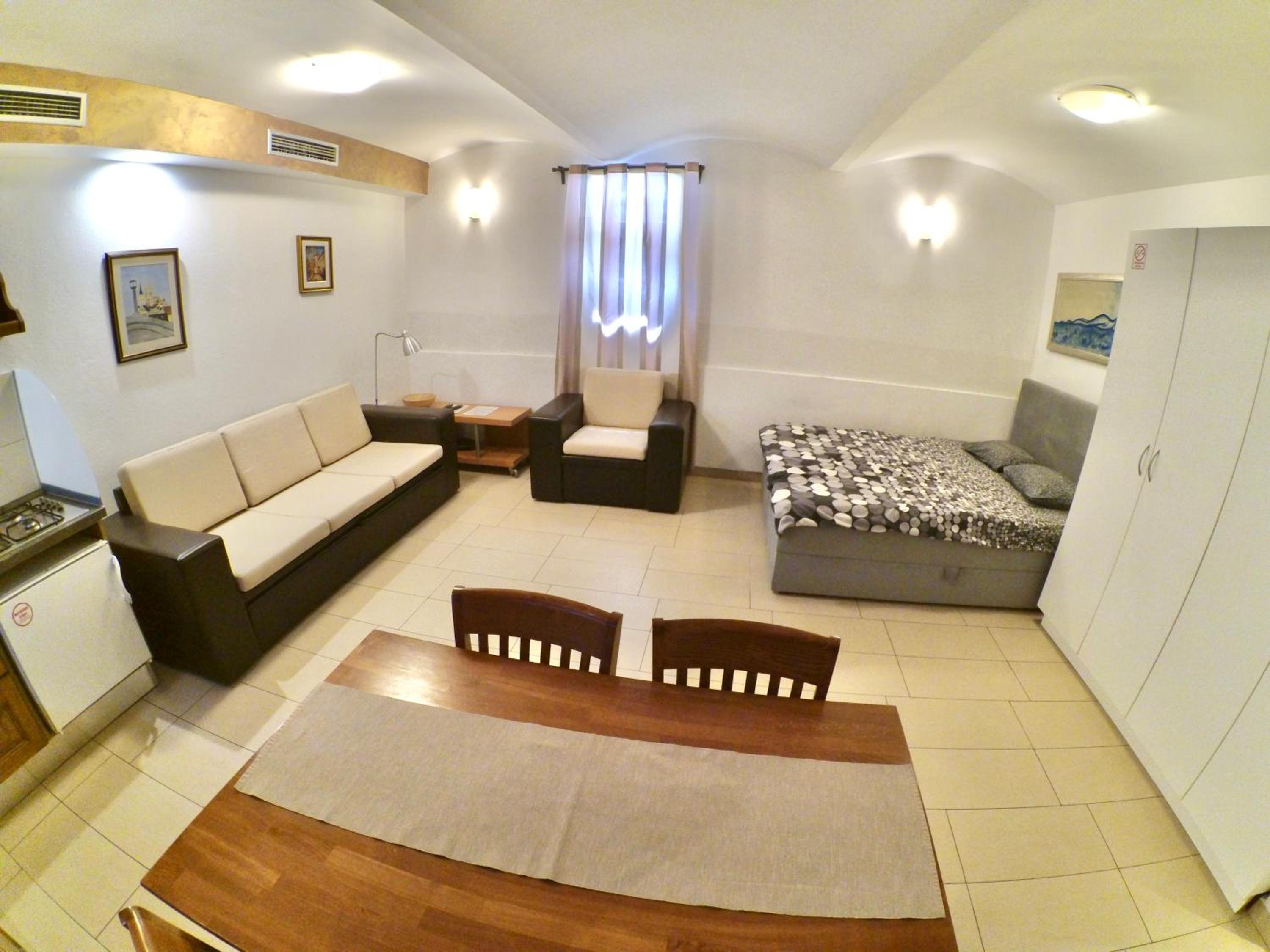 Studio Apartment