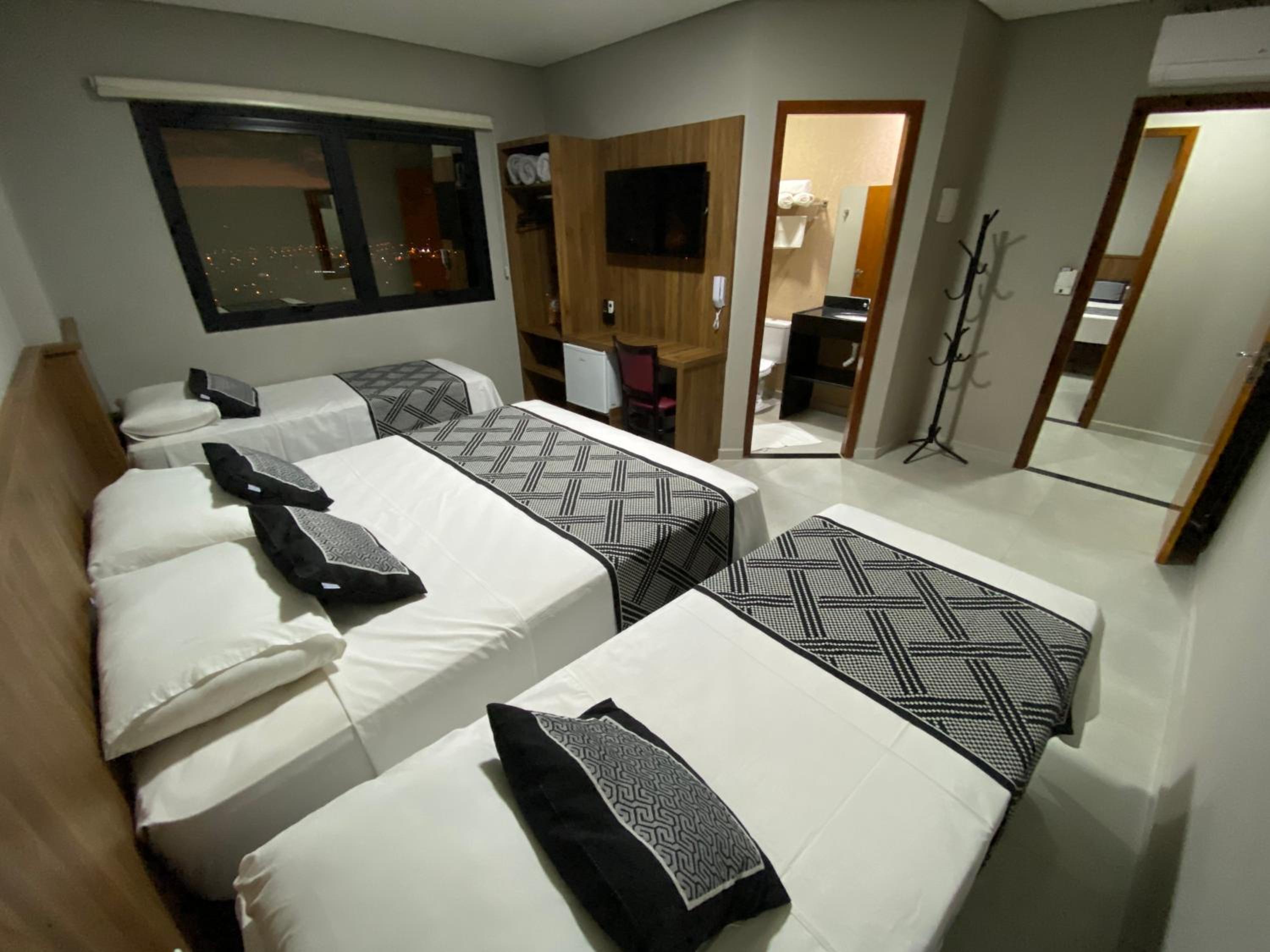 Standard Quadruple Room - Photo 1