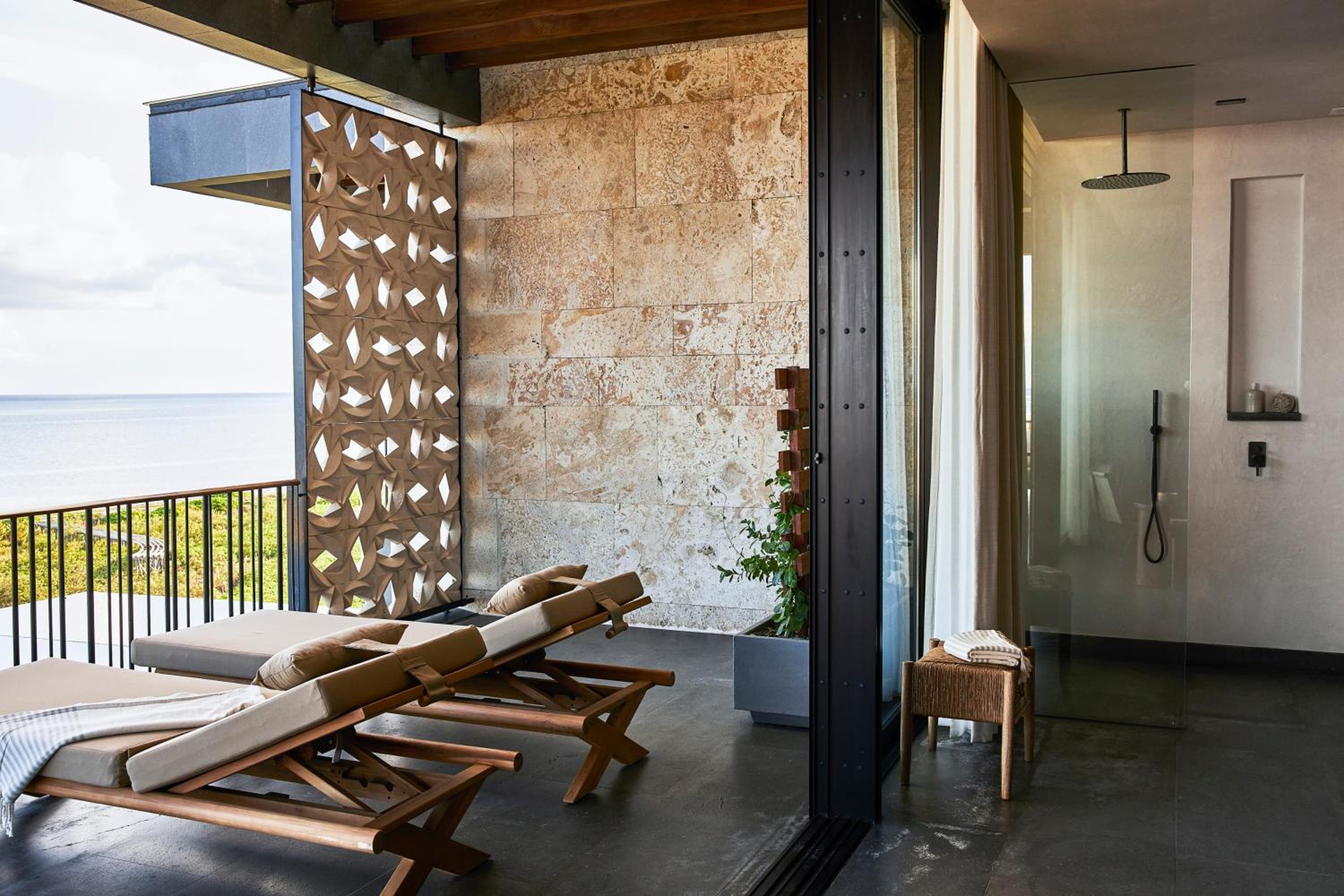 Superior Suite - Photo 4