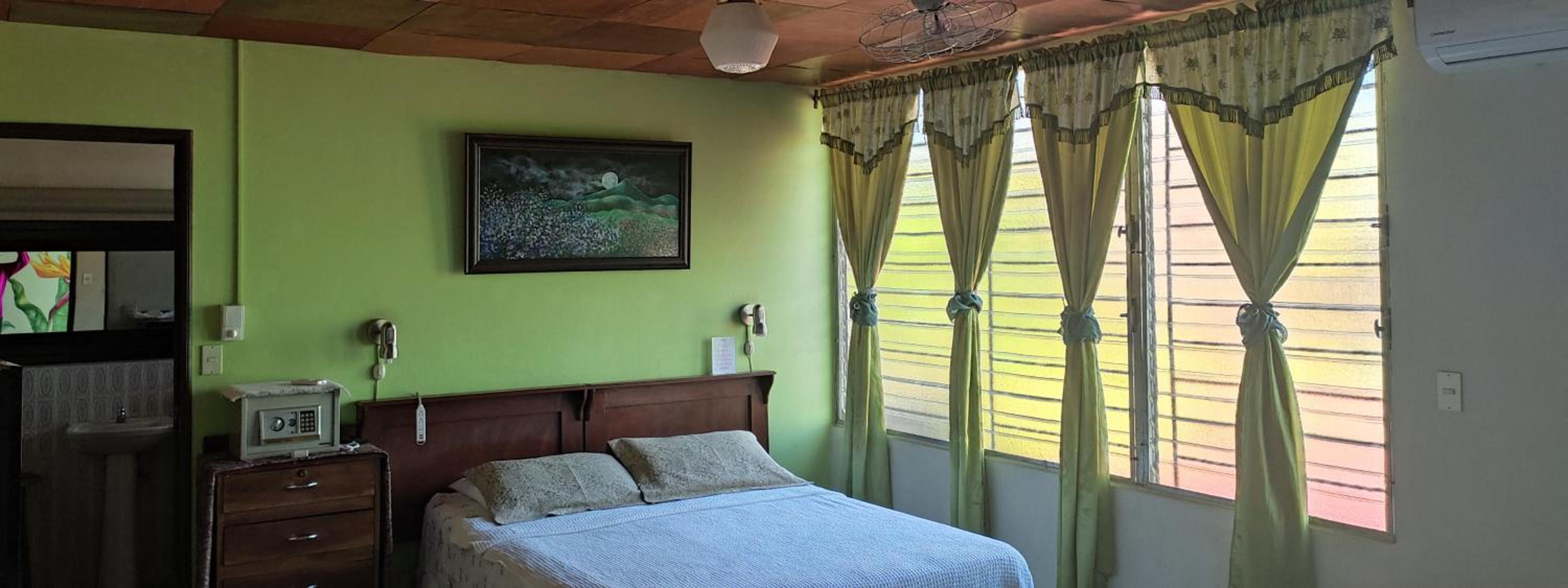 Deluxe Queen Room photo 3