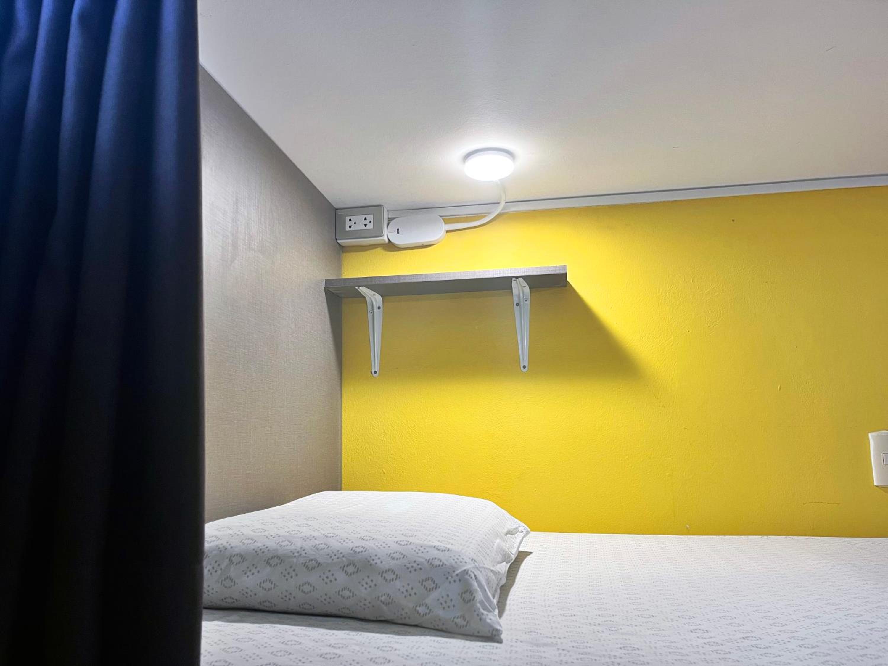 Bed in 6-Bed Mixed Dormitory Room photo 3