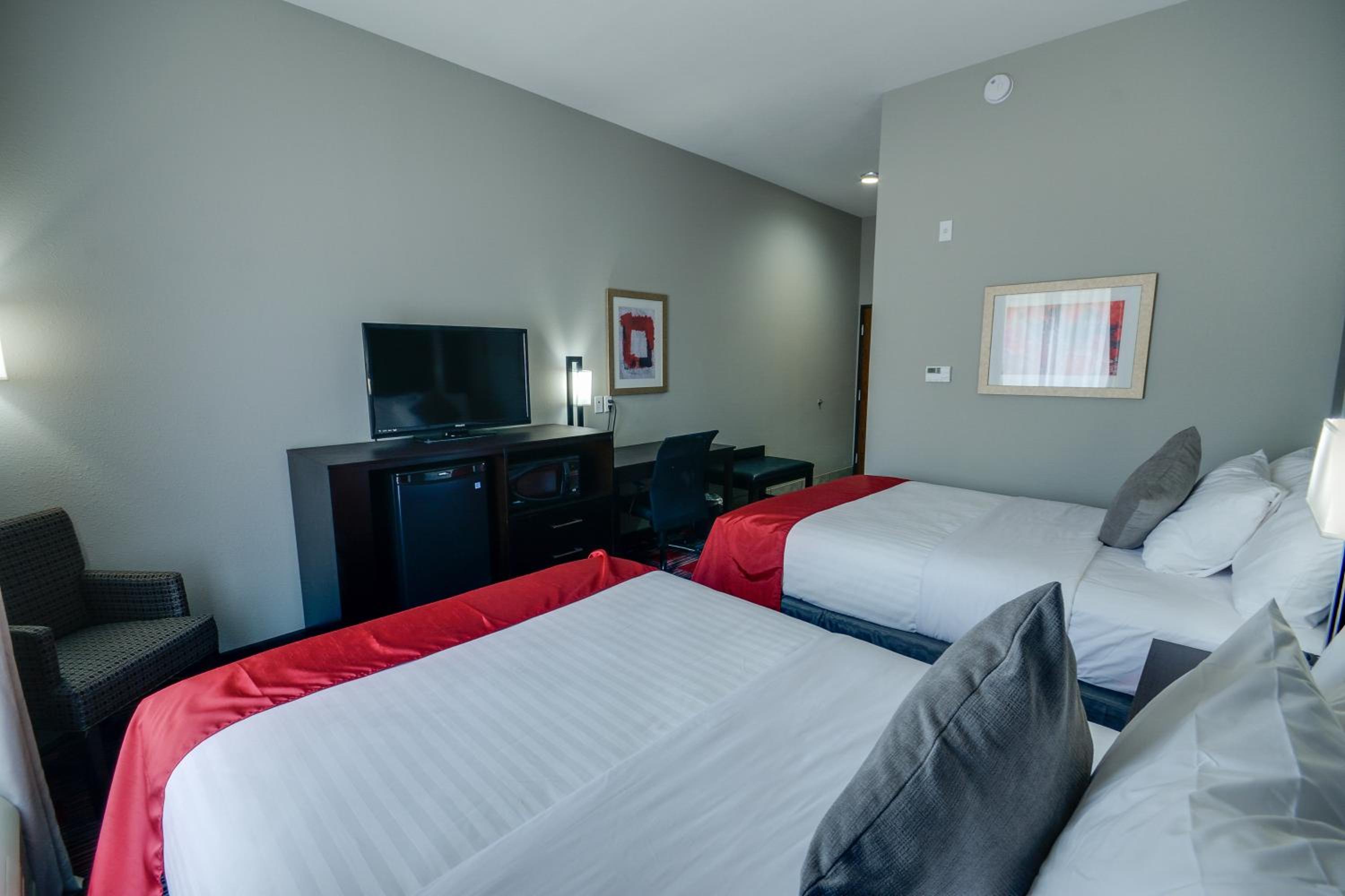 Double Room with Two Double Beds photo 3