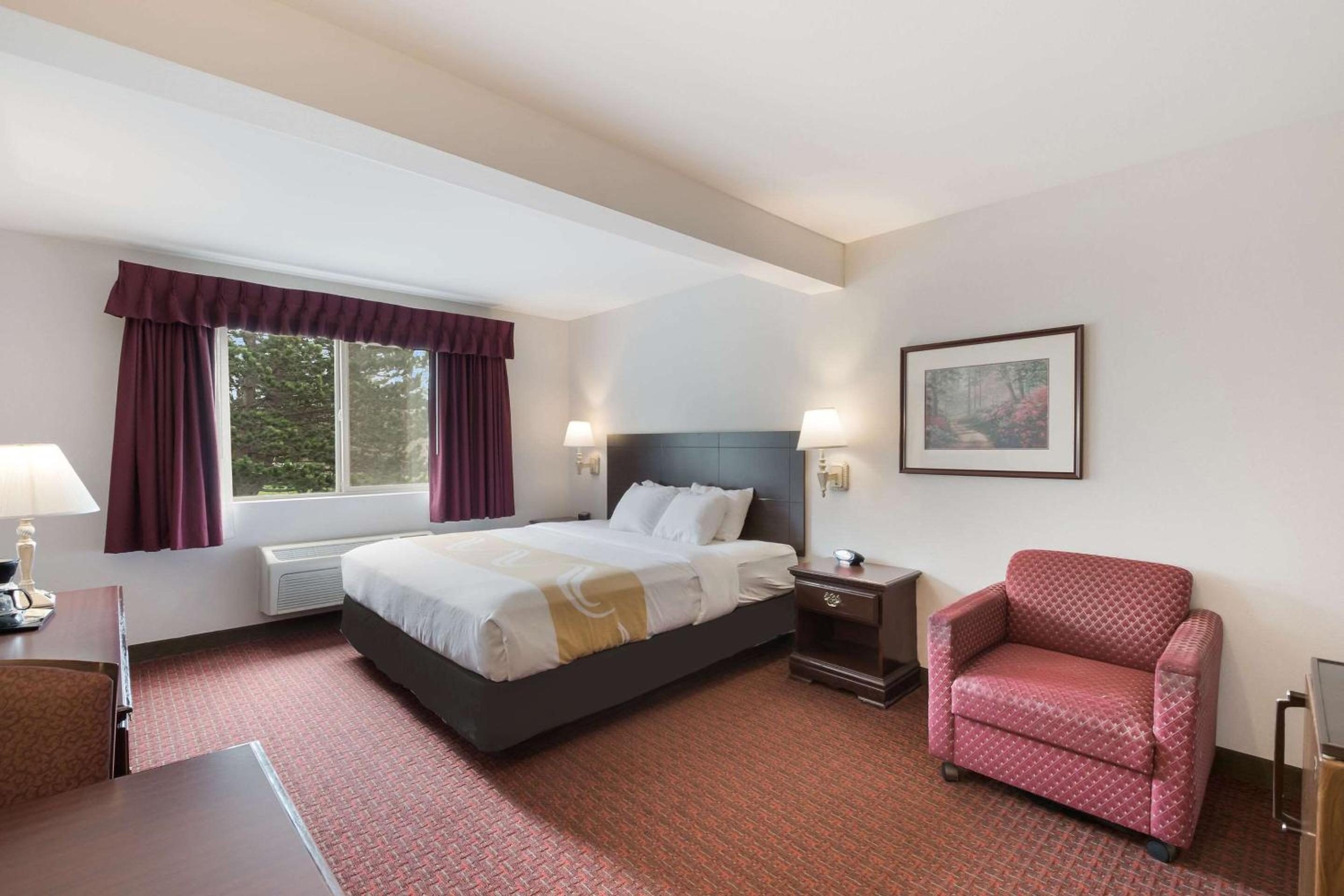 King Suite - Disability Access/Non-Smoking - Photo 4