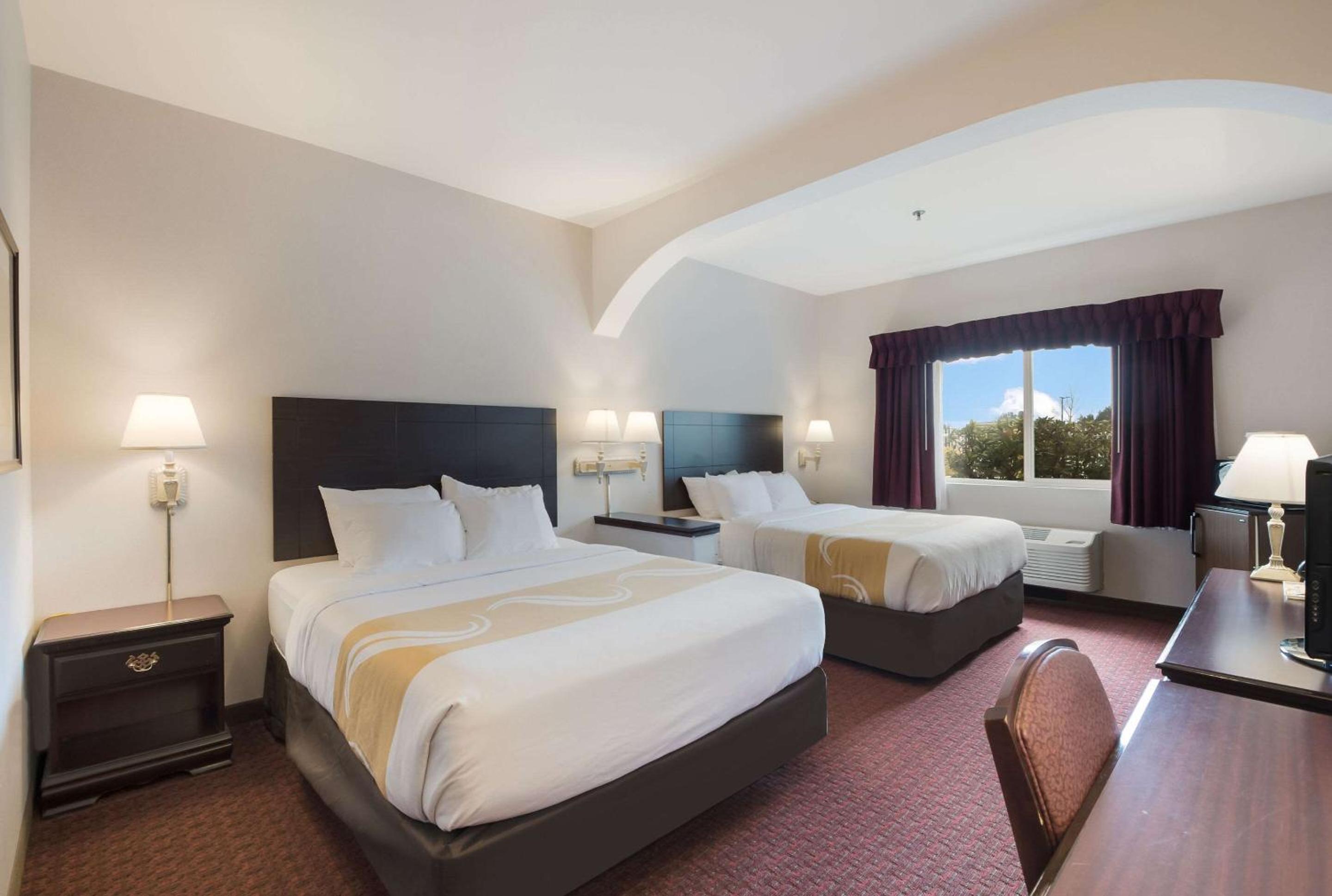 Queen Suite with Two Queen Beds - Non-Smoking - Photo 1