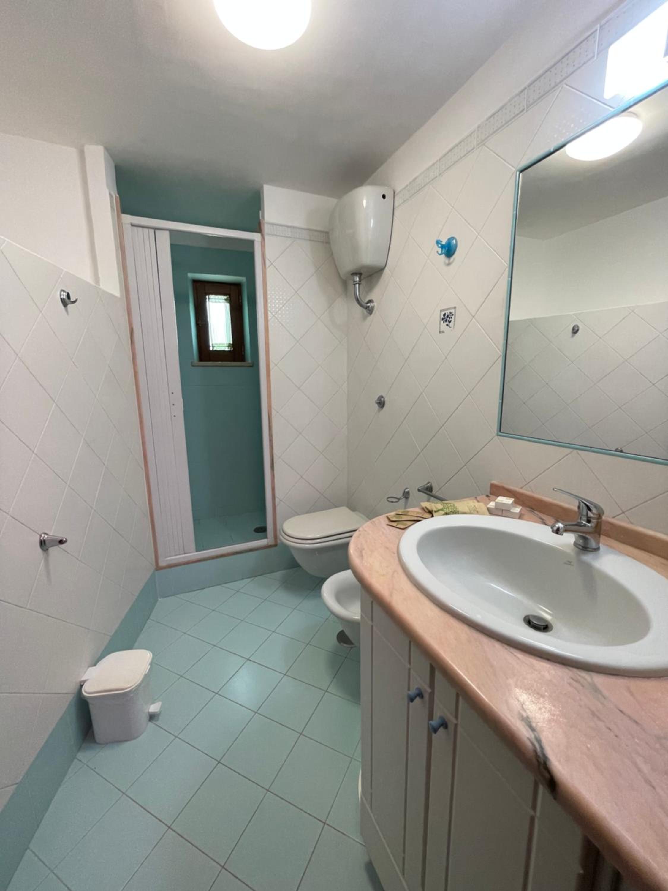 Quadruple Room with Sea View - Photo 3