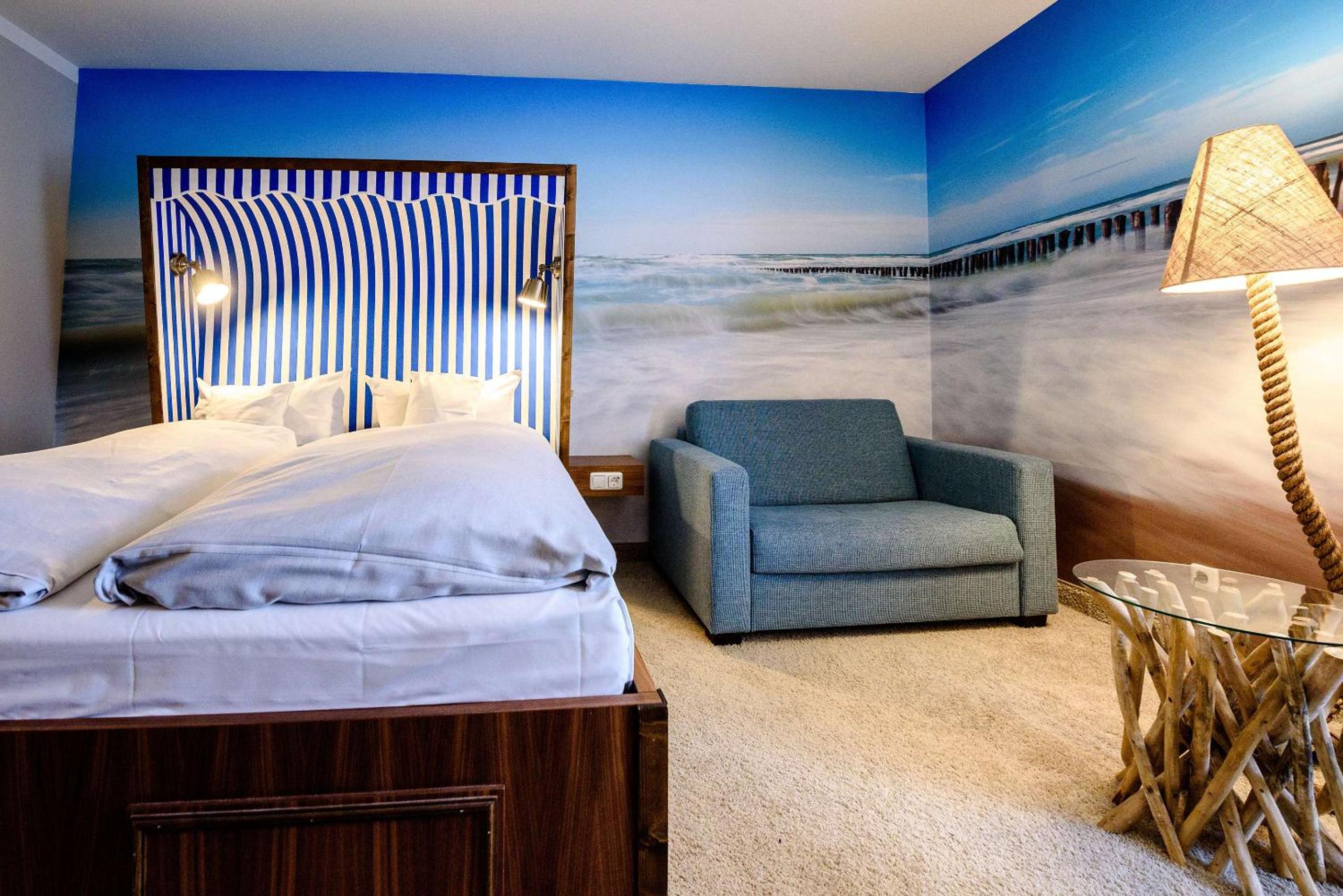 Standard Room with Queensize Bed photo 2