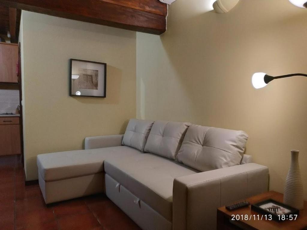 Six-Bedroom House photo 1