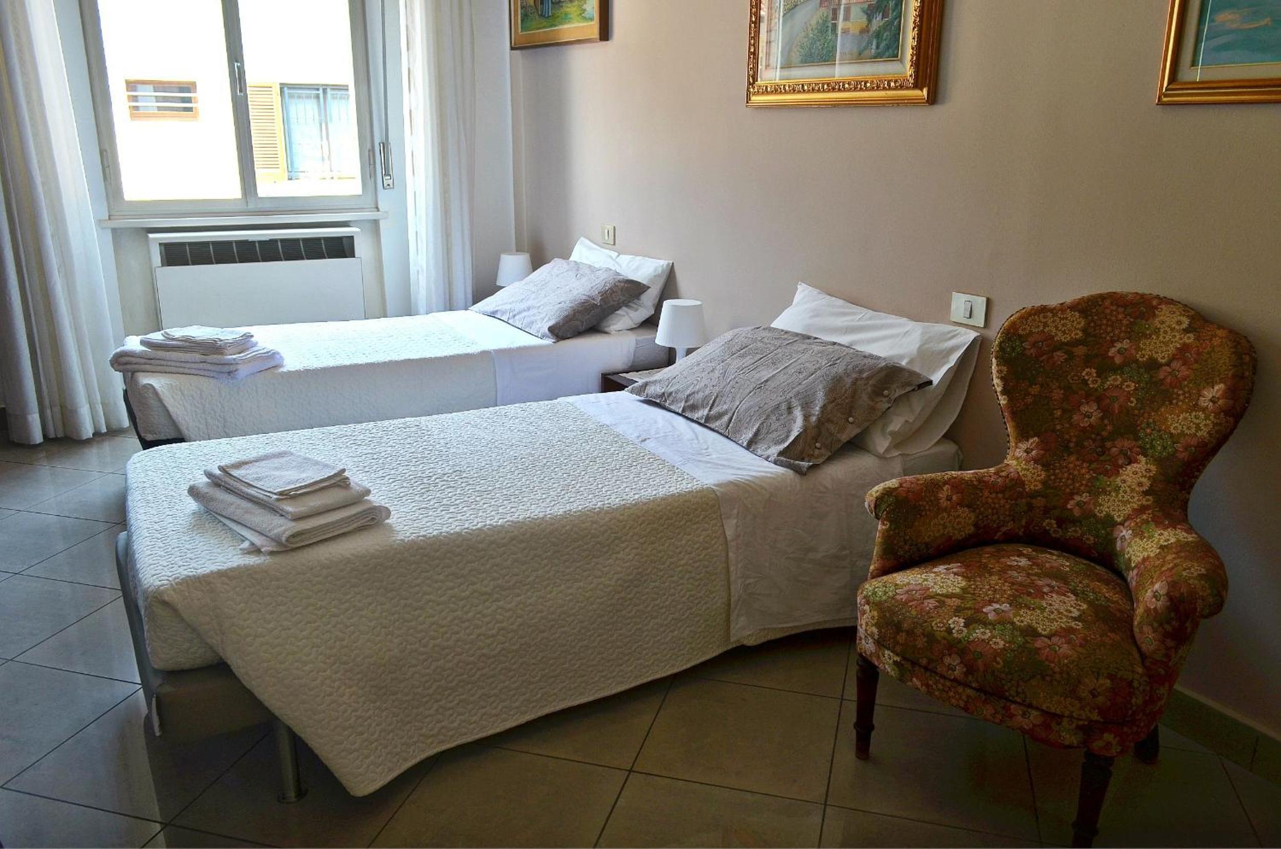 Triple Room with Shared Bathroom photo 1