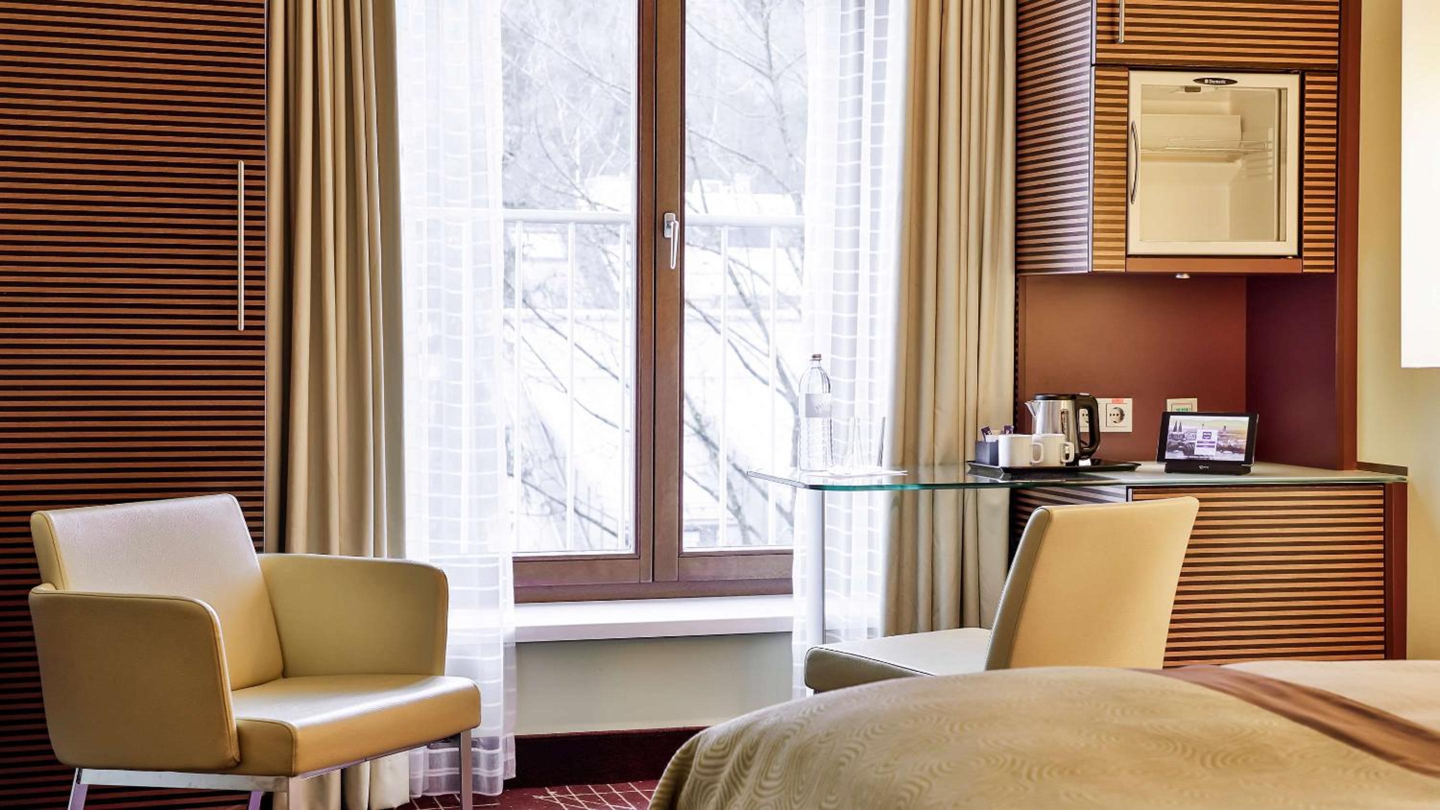 Standard Twin Room - Photo 8