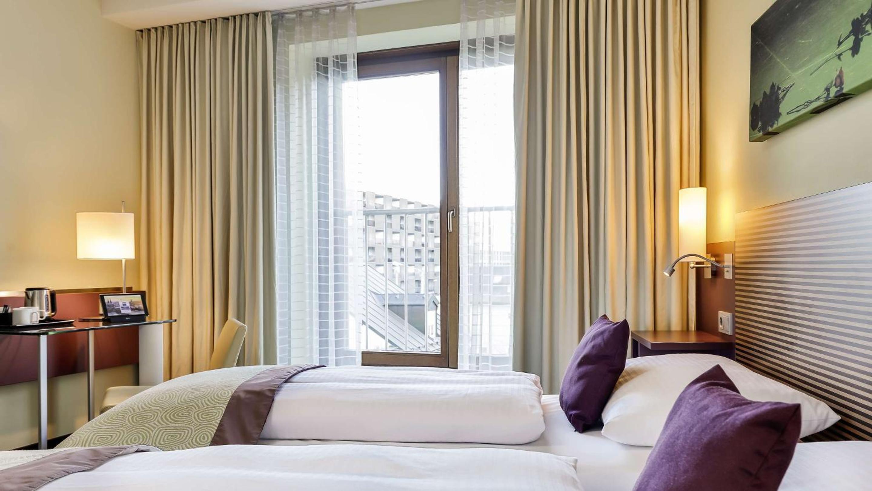 Standard Twin Room - Photo 2