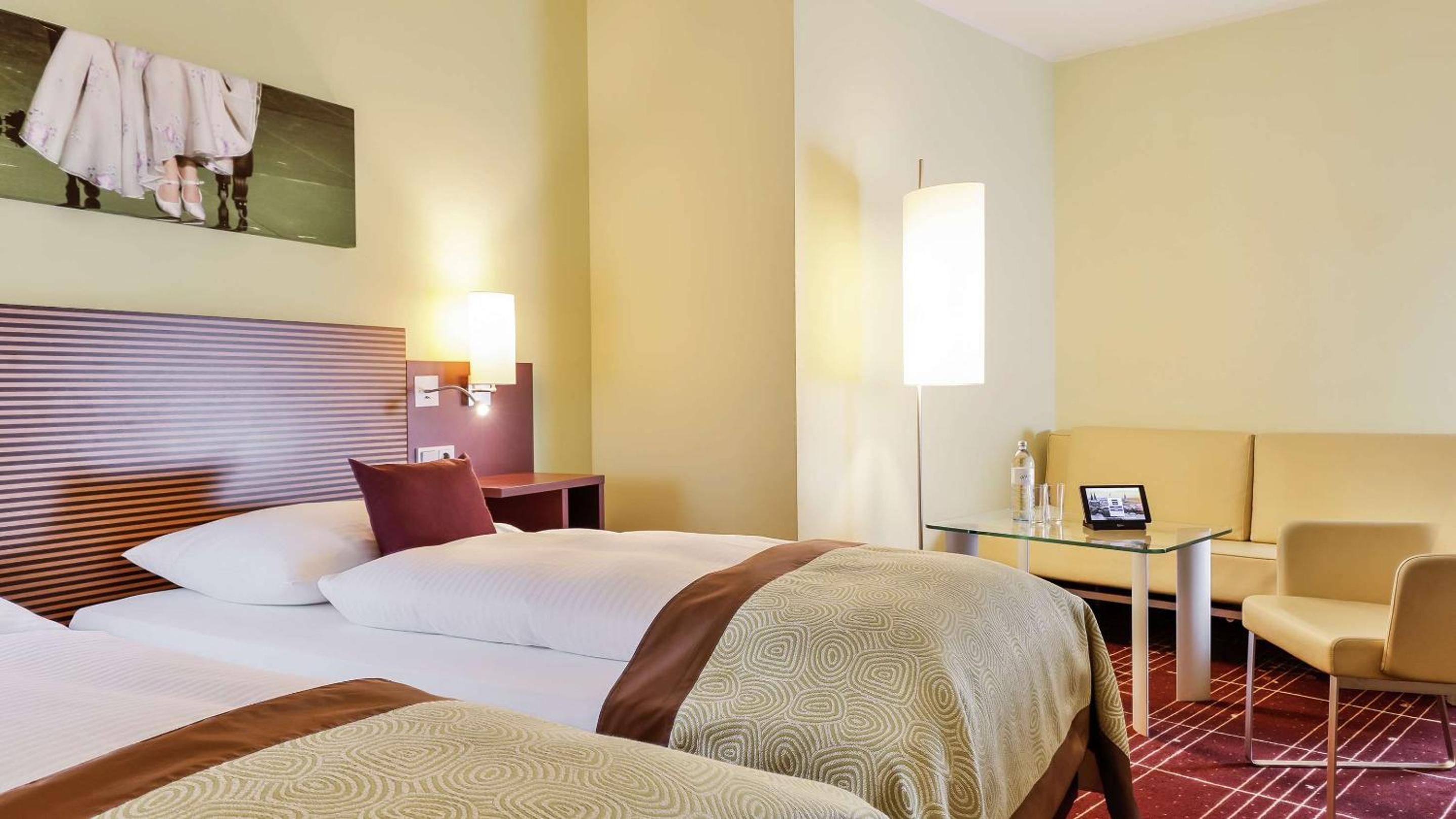 Standard Twin Room - Photo 3
