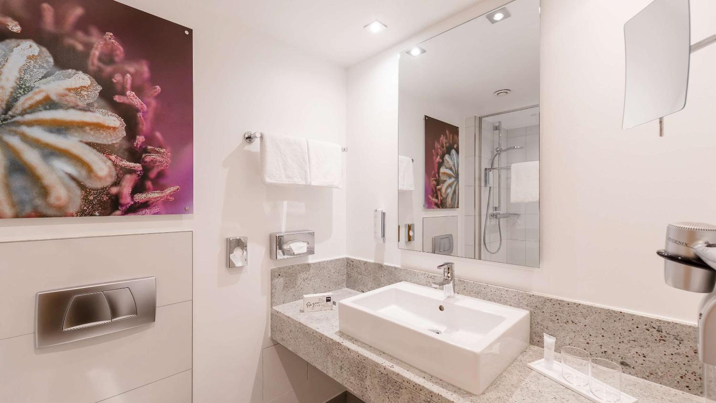 Standard Twin Room - Photo 4