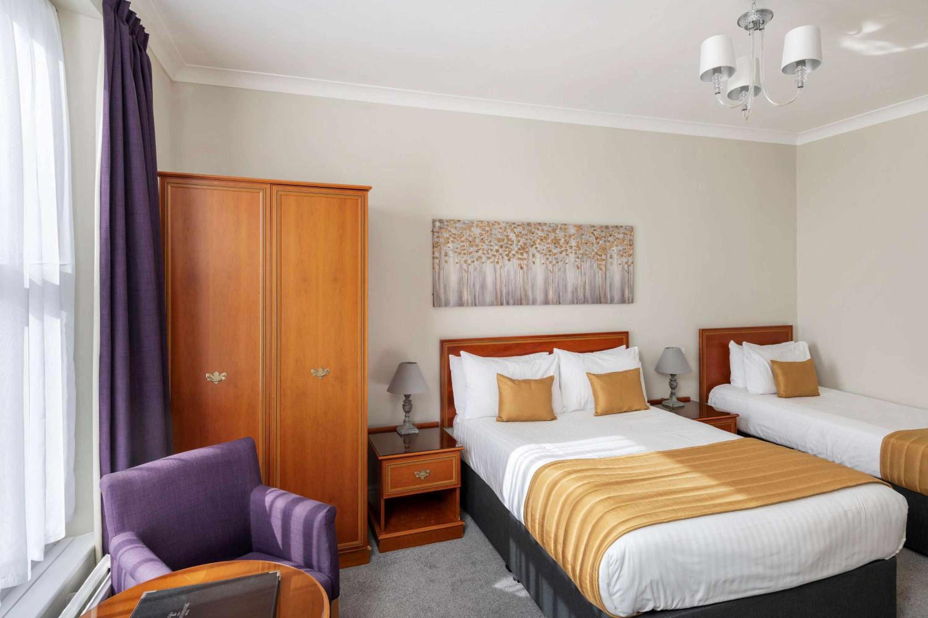 Family Room with Double and Single Beds - Non-Smoking - Photo 3