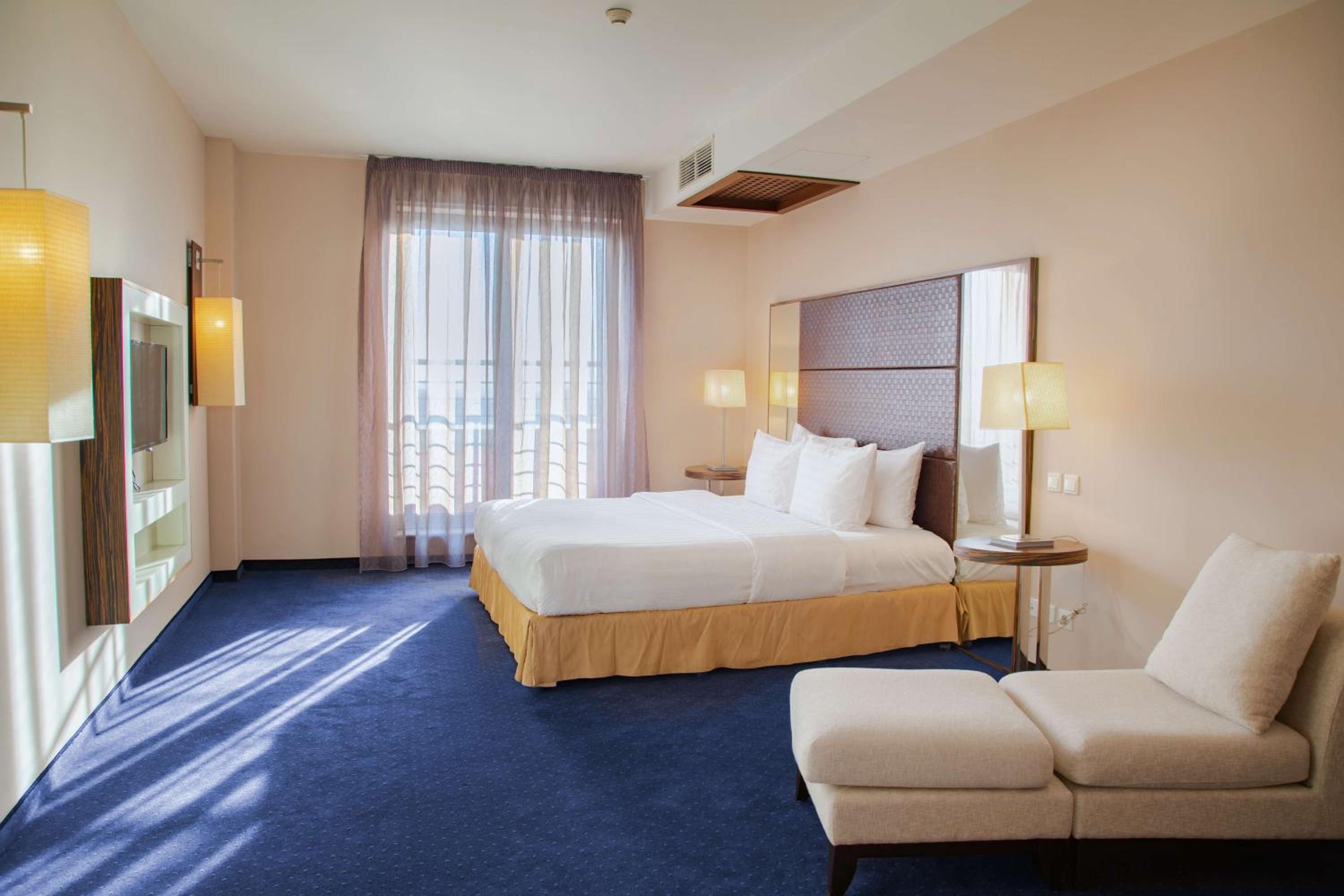 Panoramic Suite with Jacuzzi photo 1