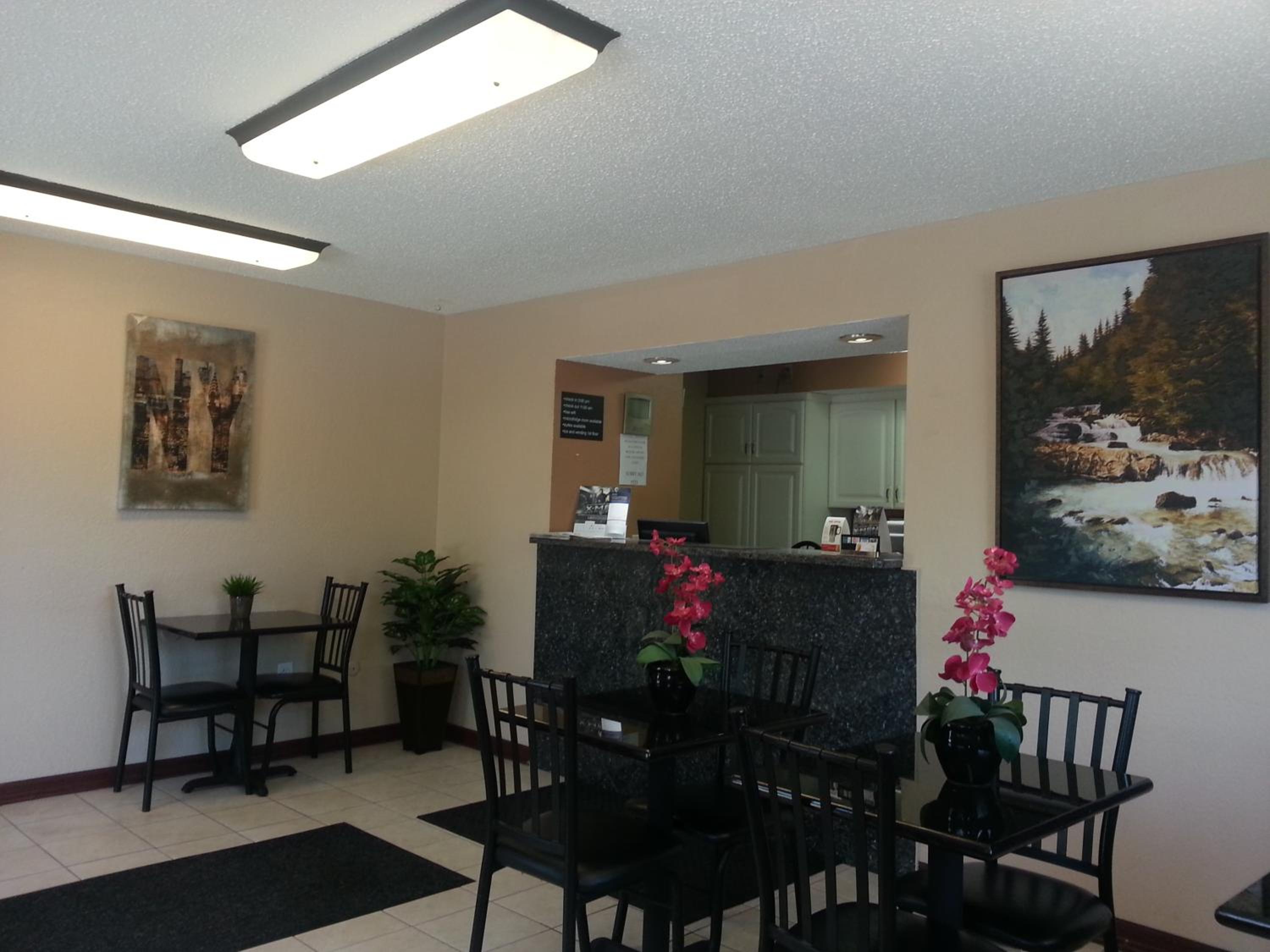 Queen Room - Disability Access/Non-Smoking - Photo 10
