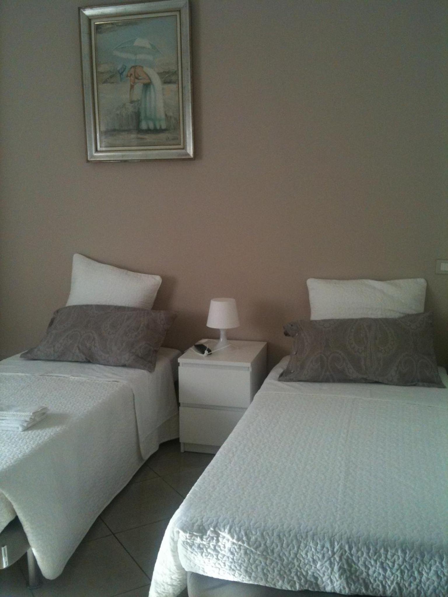 Twin Room with Shared Bathroom photo 3