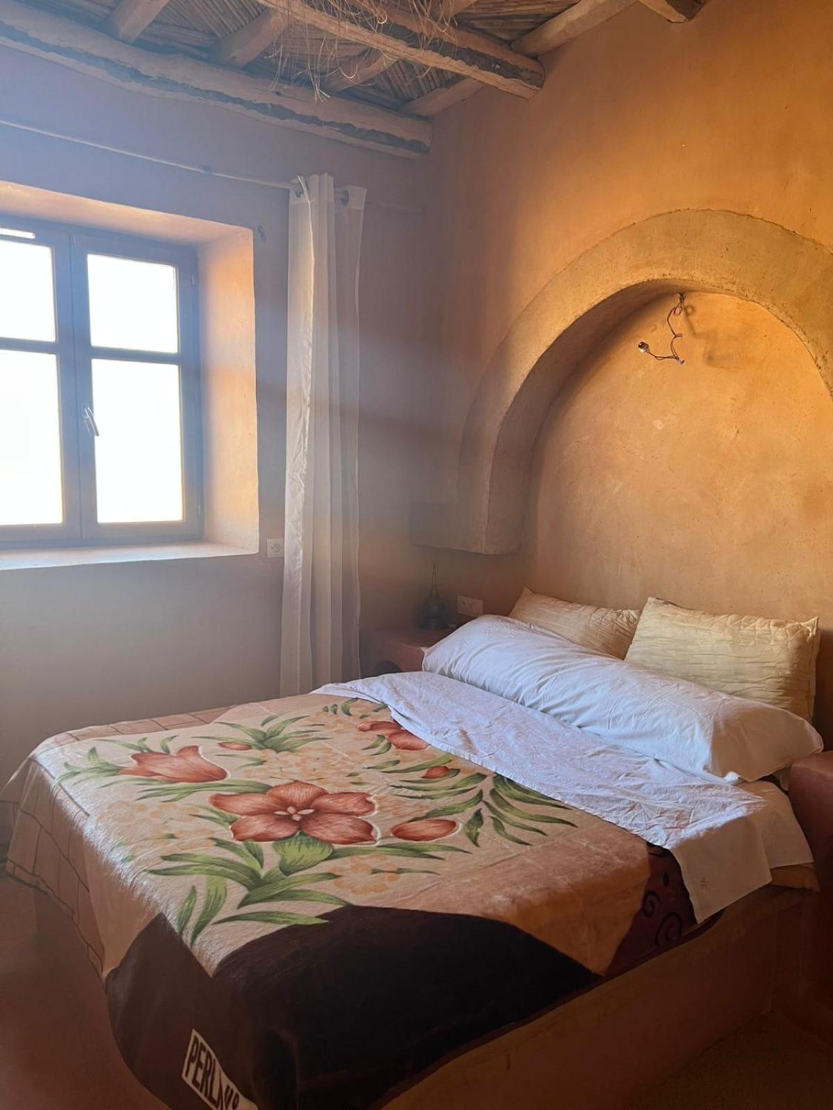 Three-Bedroom House - Photo 10