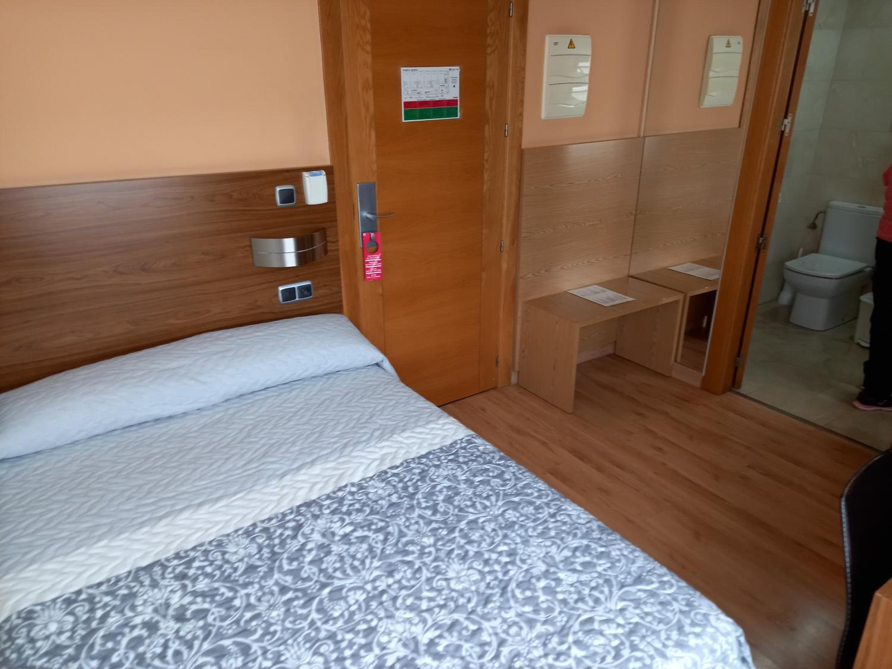 Standard Queen Room