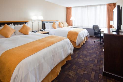 Double Room with Two Double Beds - Disability Accessible/Non-Smoking