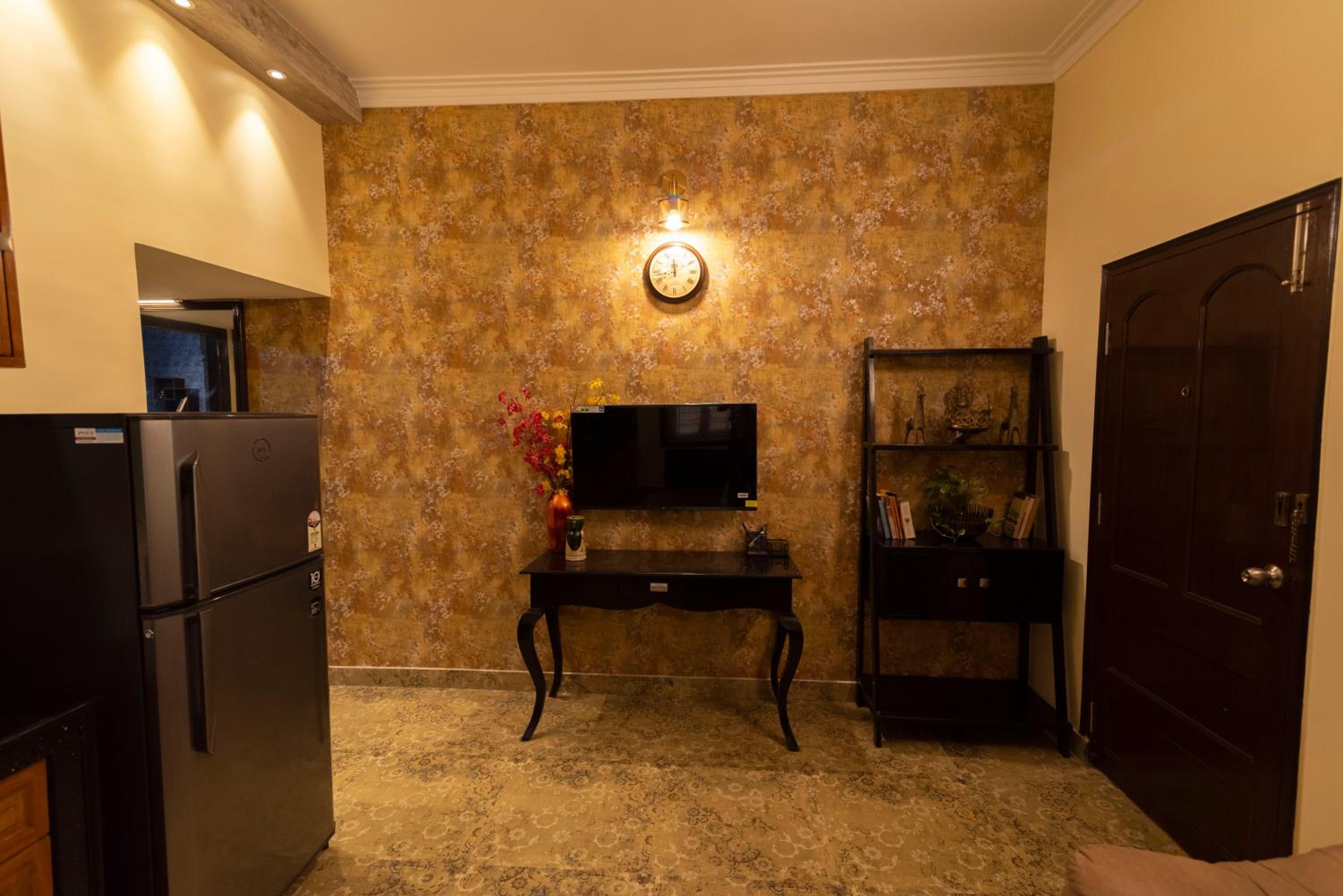 Deluxe Queen Studio