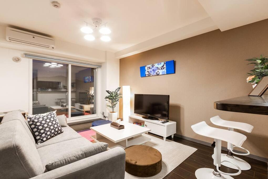 One-Bedroom Apartment - Photo 4