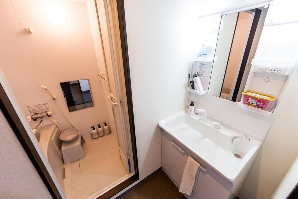 One-Bedroom Apartment - Photo 2