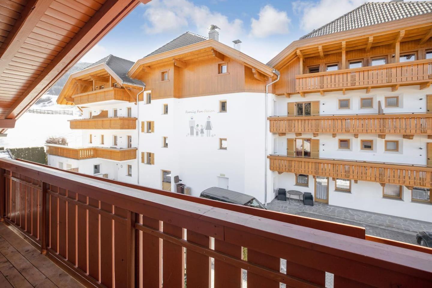 Apartment with Balcony photo 2