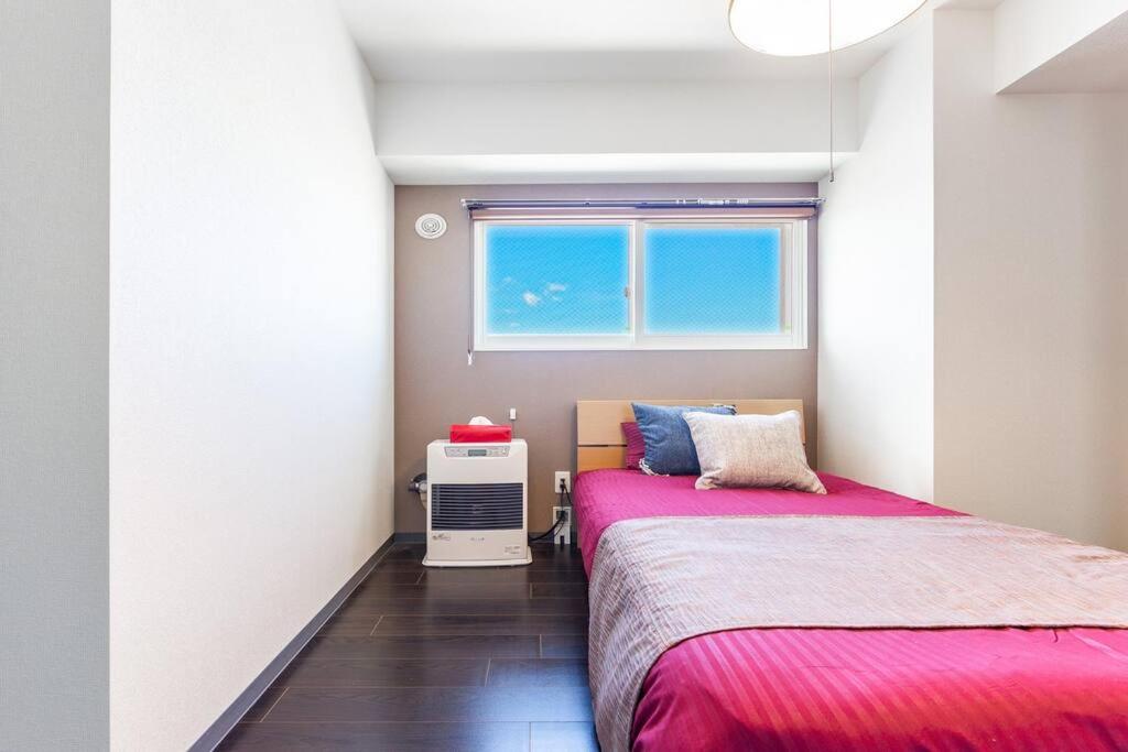 One-Bedroom Apartment - Photo 8
