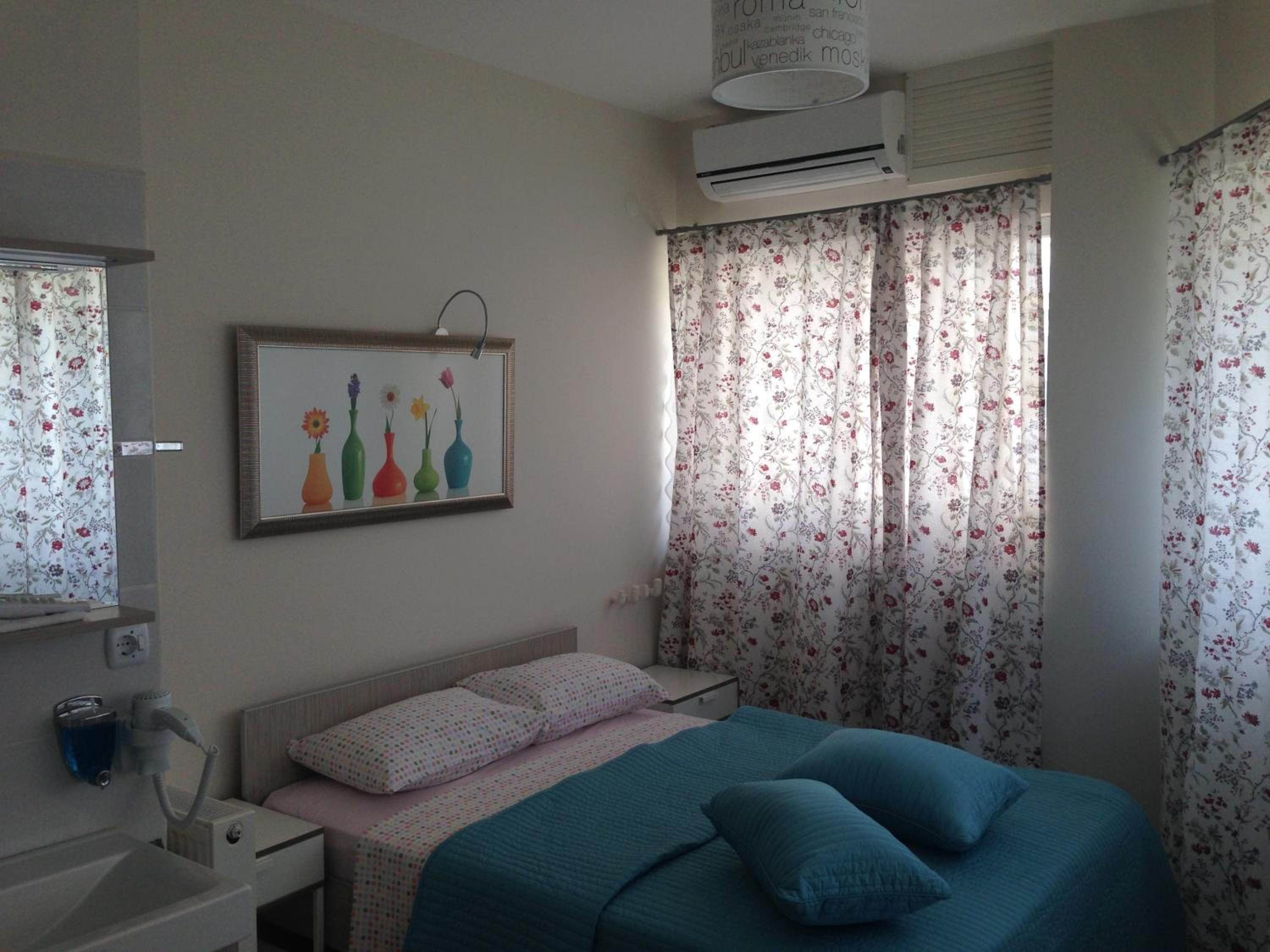 Deluxe Quadruple Room - Photo 1