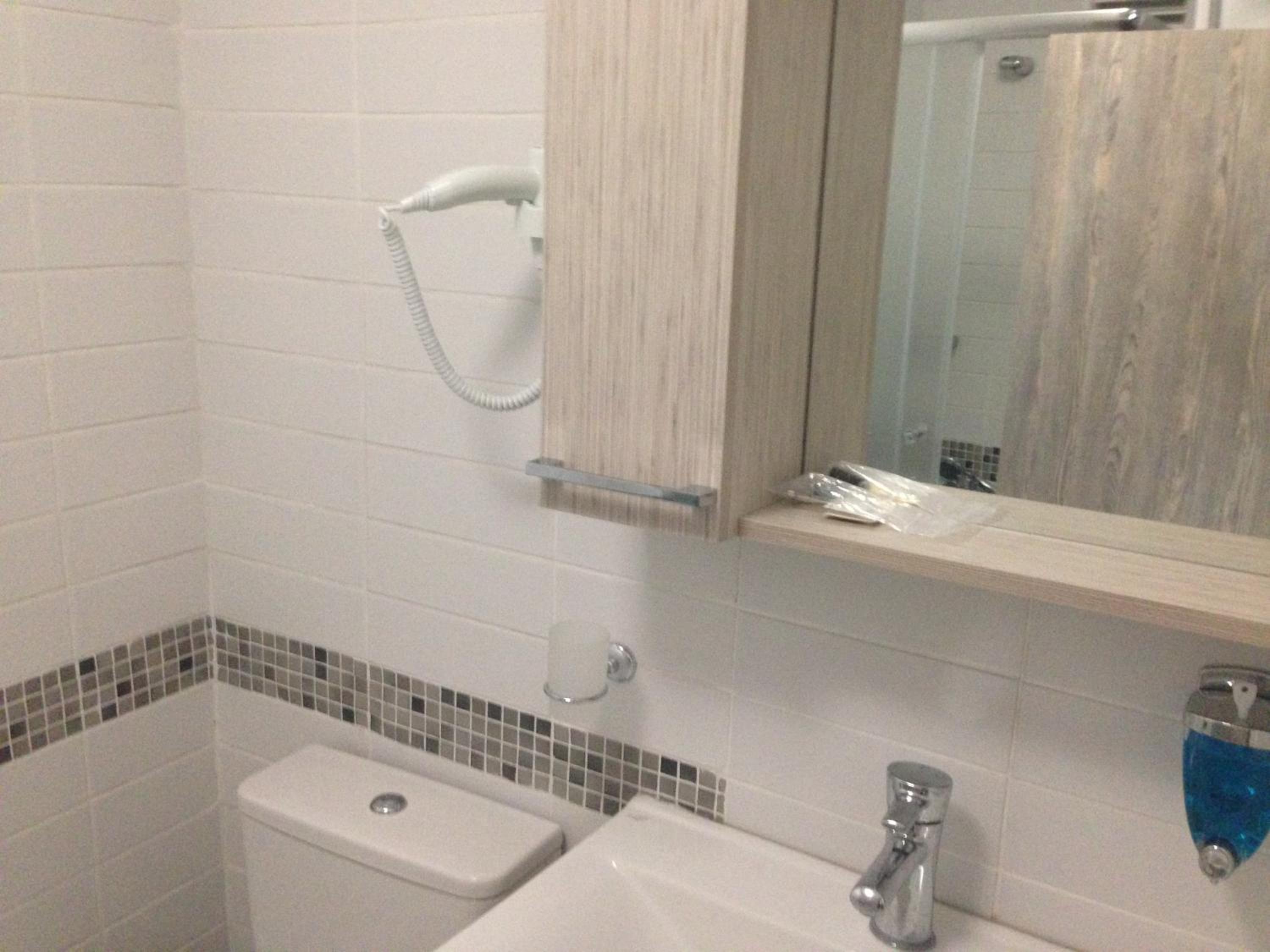 Deluxe Quadruple Room - Photo 4