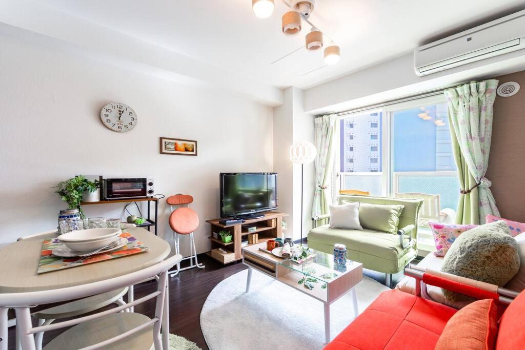 One-Bedroom Apartment - Photo 3